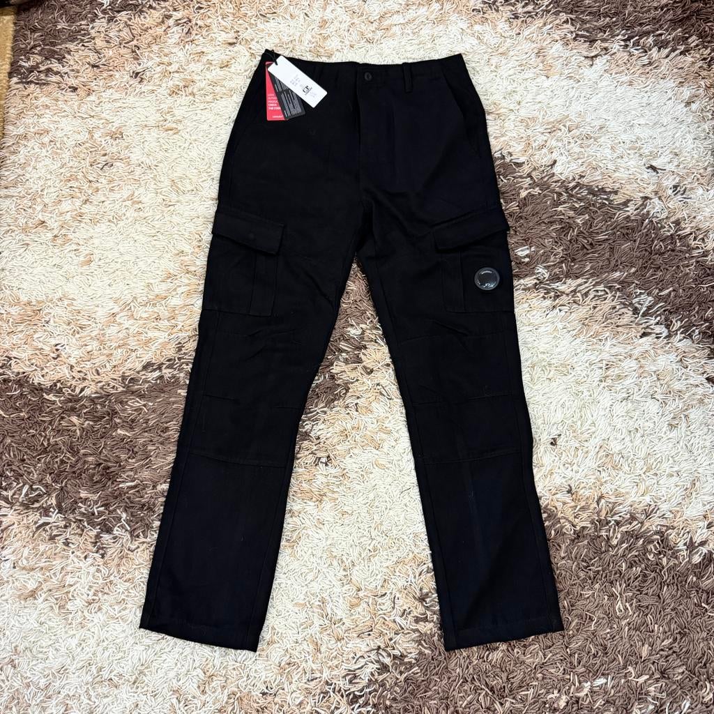 CP Company cargo broek – zwart – nieuw, Kleding | Heren, Ophalen of Verzenden, Zo goed als nieuw, Zwart, W32 (confectie 46) of kleiner