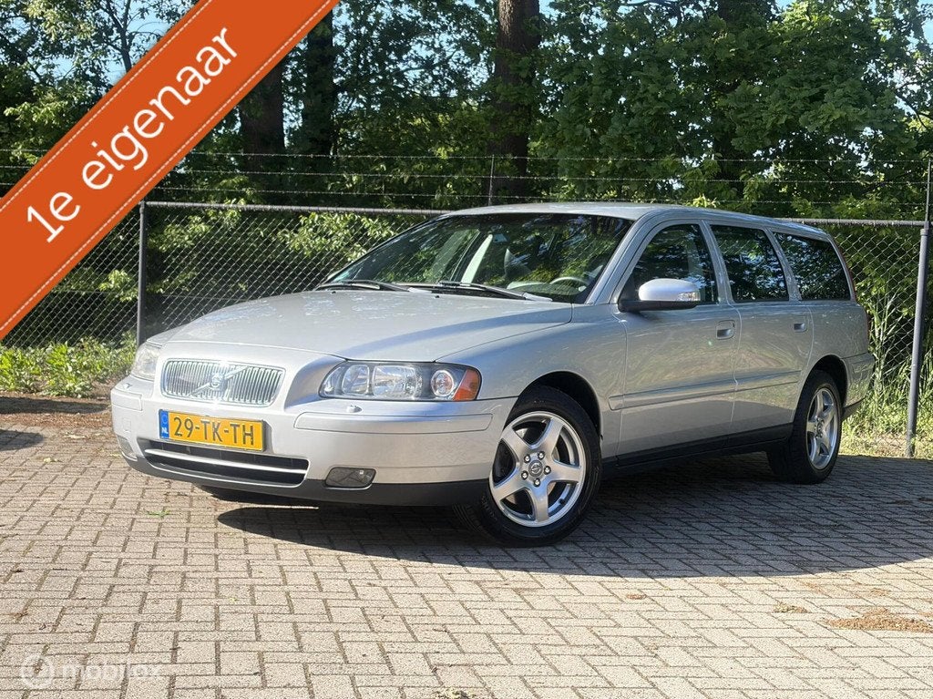 Volvo V70 2.0T /1E EIG/ CRUISE/ TRKHK/AIRCO/ NAP/PDC/LEDER/, Auto's, Voorwielaandrijving, 1984 cc, 179 pk, Handgeschakeld