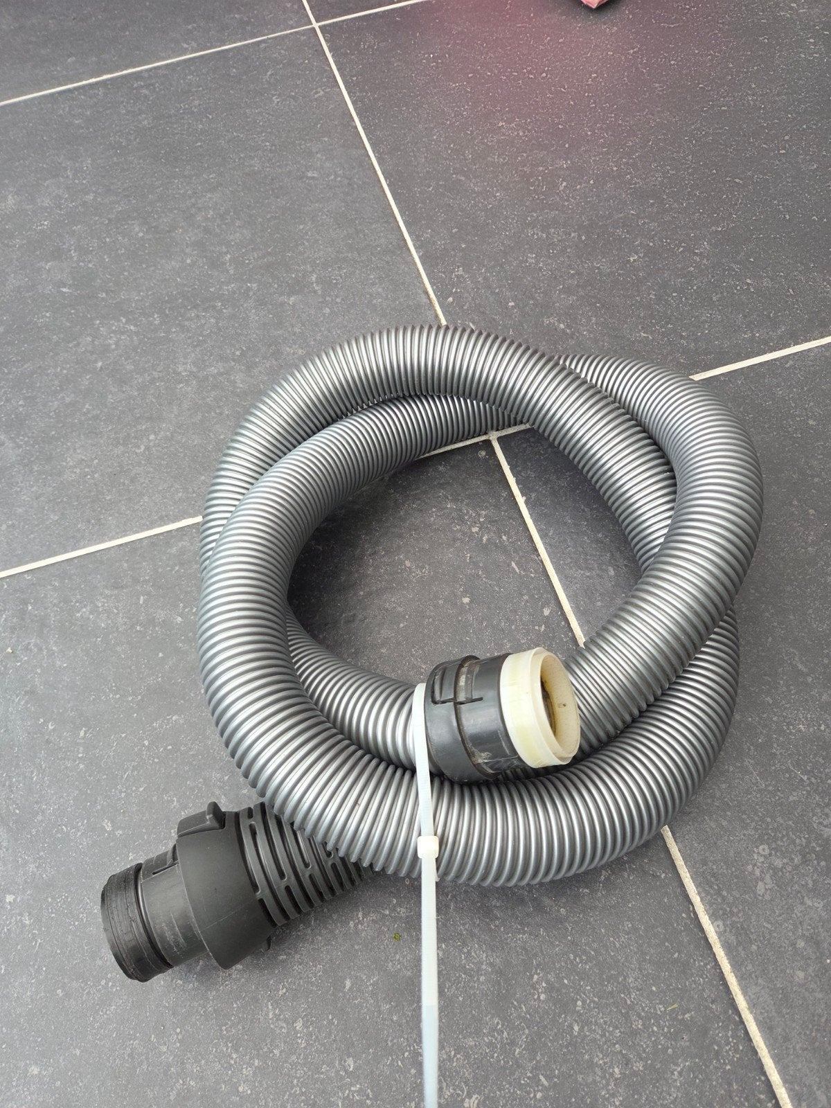 Miele stofzuiger slang, Ophalen of Verzenden, 1200 tot 1600 watt