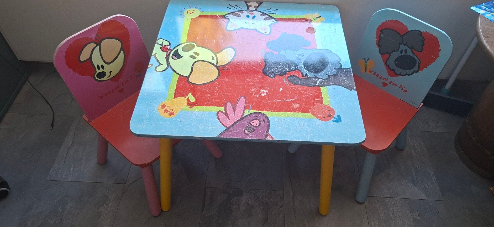 Woezel en Pip tafel met 2 stoelen - Gebruikt, Ophalen, Gebruikt, Tafel(s) en Stoel(en)