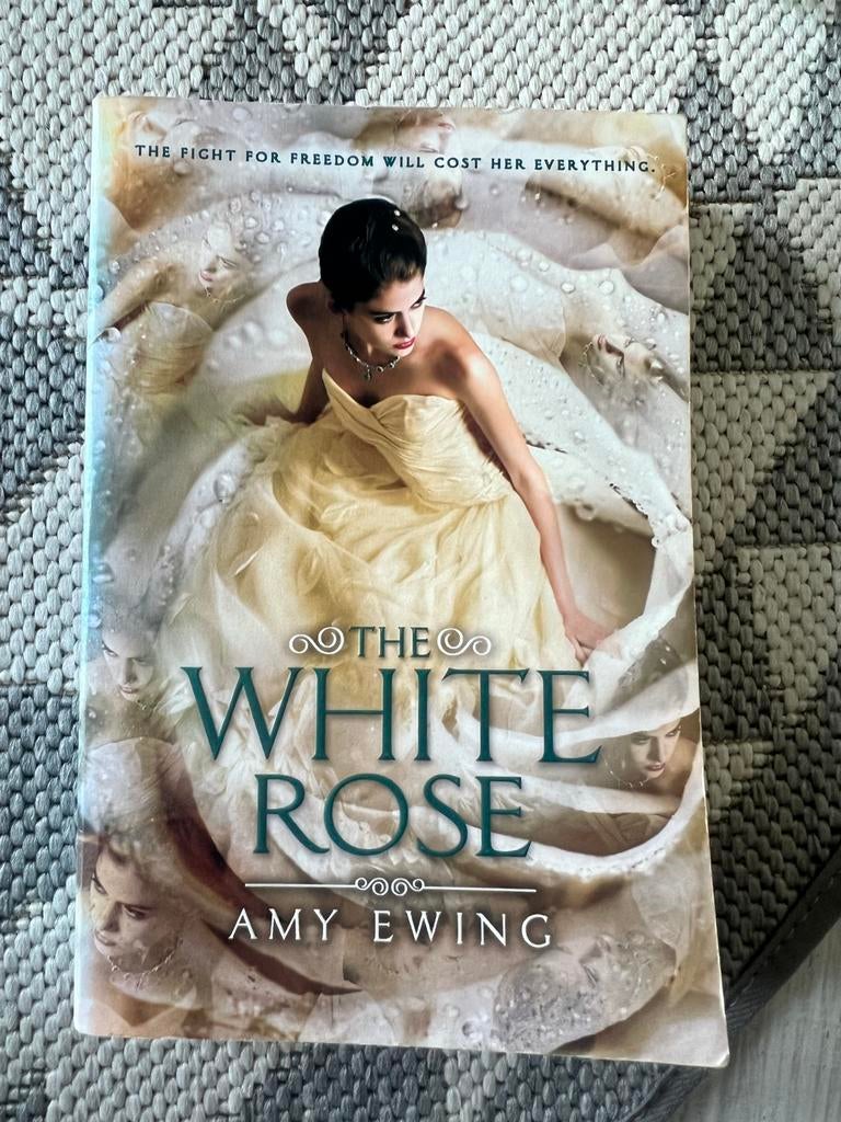 The White Rose - Amy Ewing (Engels), Ophalen of Verzenden, Zo goed als nieuw