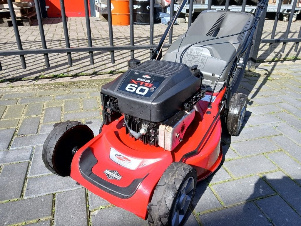 Jong gebruikte Castelgarden grasmachine zelfrijdend, Cirkelmaaier, Zo goed als nieuw, Benzine-grasmaaier, 40 t/m 49 cm