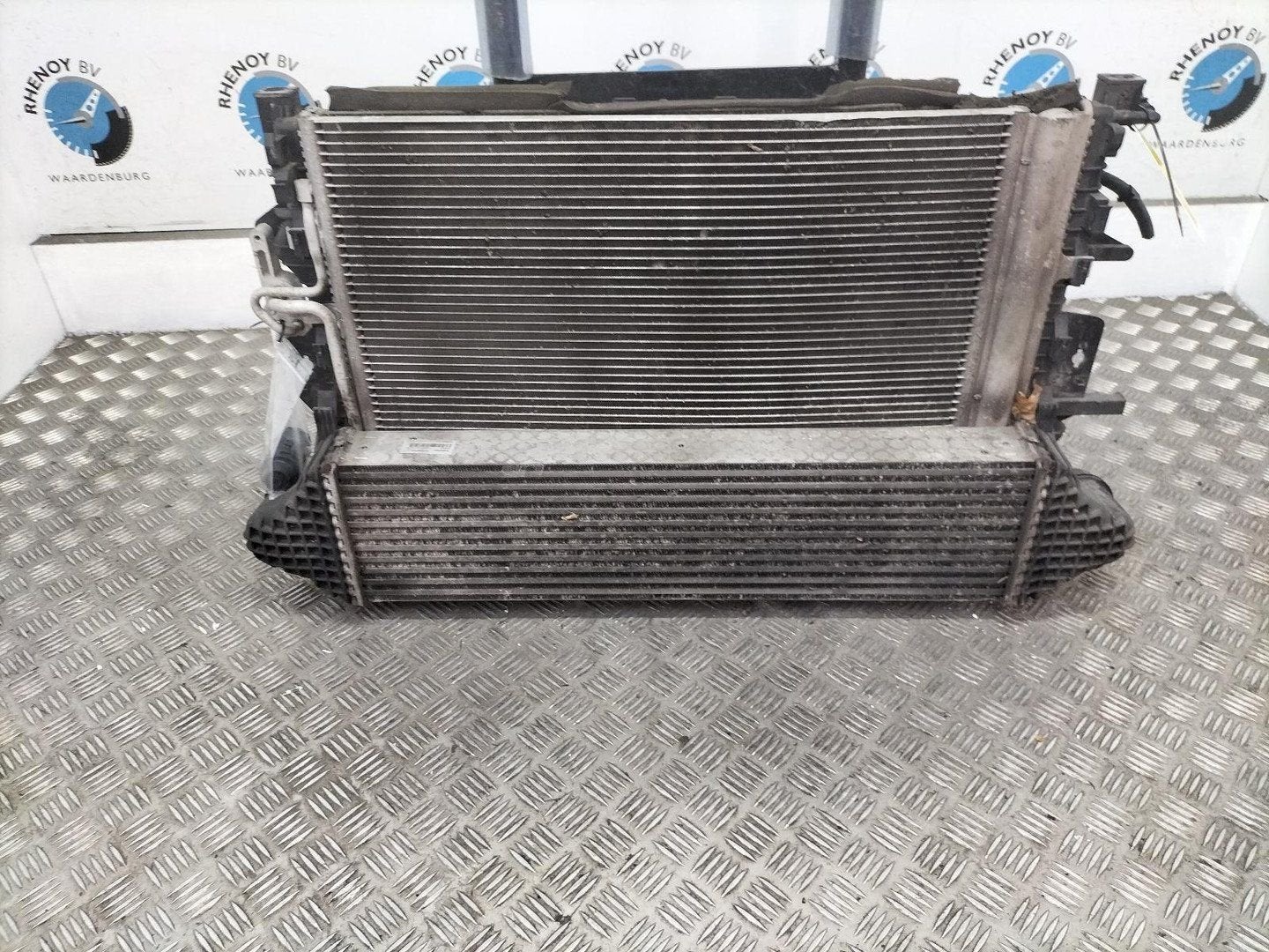 VOLVO V40 2.0 D4 Momentum Bns  KOELERPAKKET 2014, Ophalen of Verzenden, Gebruikt, Stiba lid