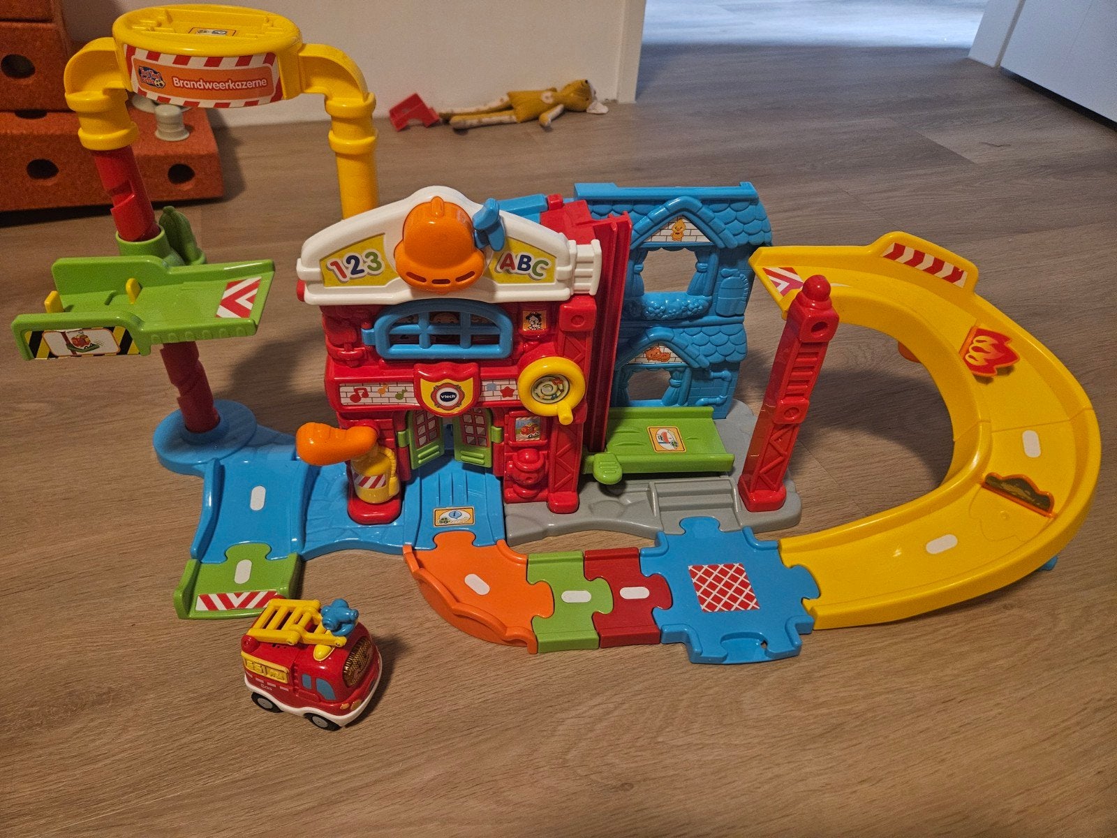 VTech Toet Toet Auto's Brandweerkazerne met brandweerauto, Ophalen of Verzenden, Gebruikt