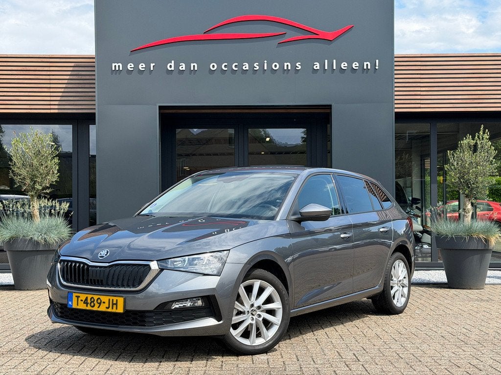 Skoda Scala 1.0 TSI 110pk Greentech Active (bj 2023), Auto's, Skoda, Scala, Gebruikt, 610 kg, Parkeersensor
