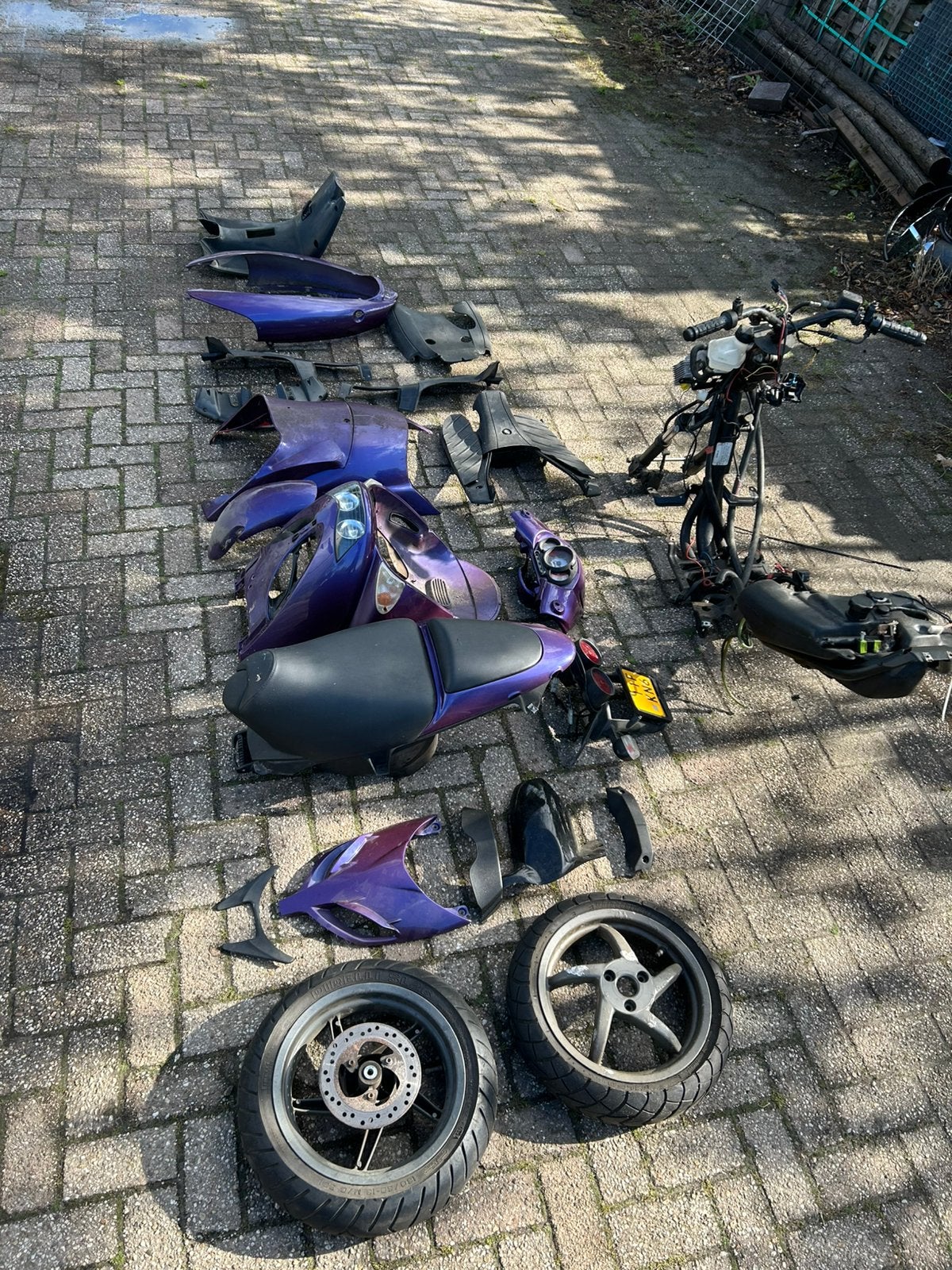 Aprilia sr50 project, Fietsen en Brommers, Scooters | Yamaha, Zo goed als nieuw, Overige modellen, Benzine, Ophalen