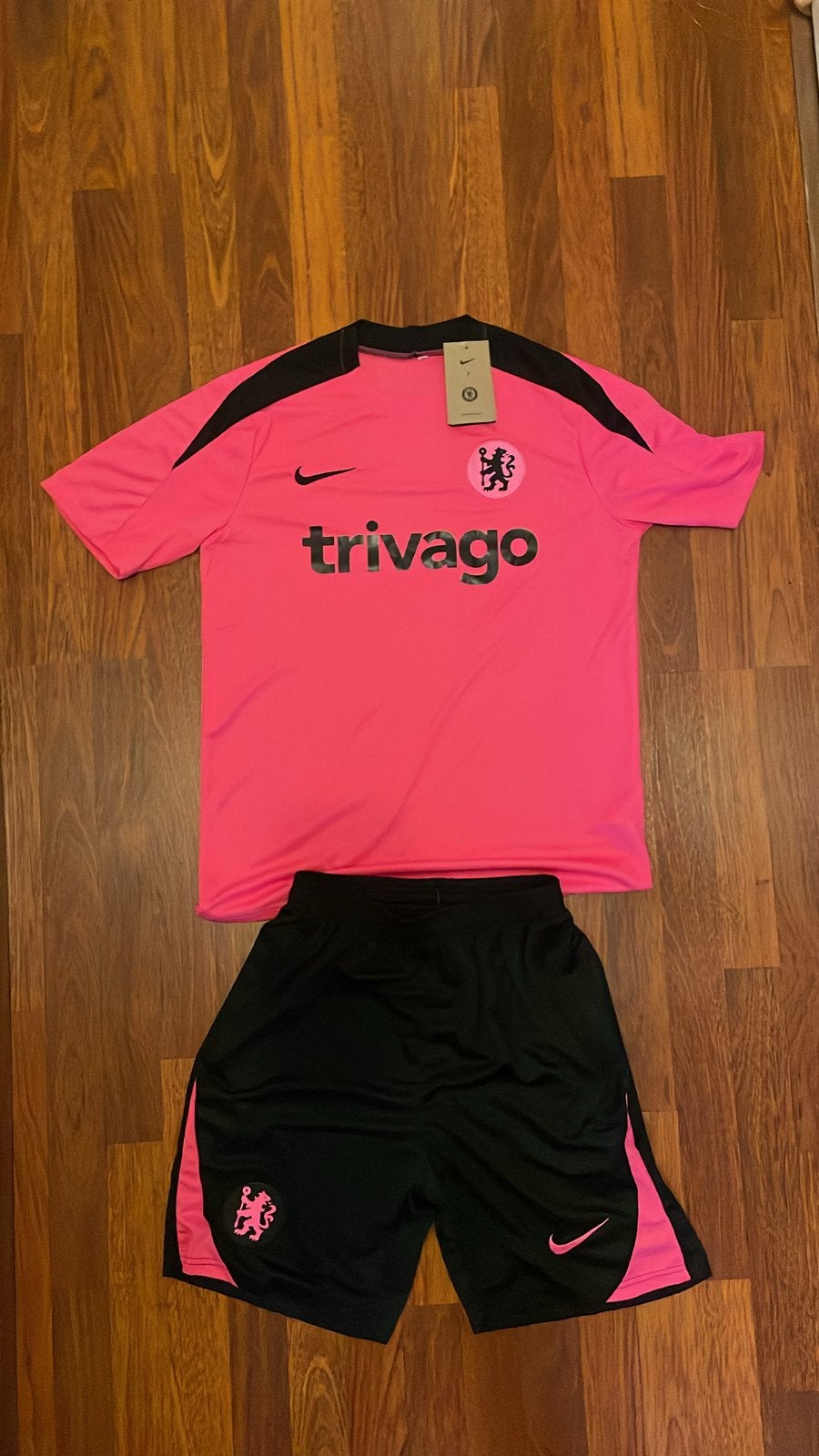 Chelsea trainingsset 24-25 nieuw met prijskaartje, Kleding | Heren, Ophalen of Verzenden, Nieuw, Voetbal