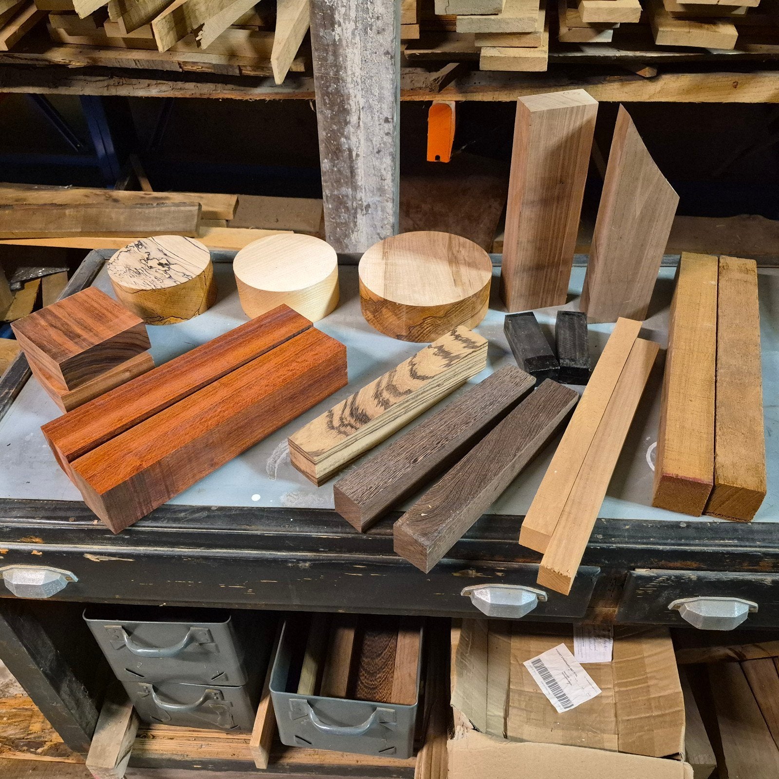 Mooi hout voor snij en draaiwerk, Doe-het-zelf en Verbouw, Ophalen, 25 tot 50 mm, Nieuw, Plank