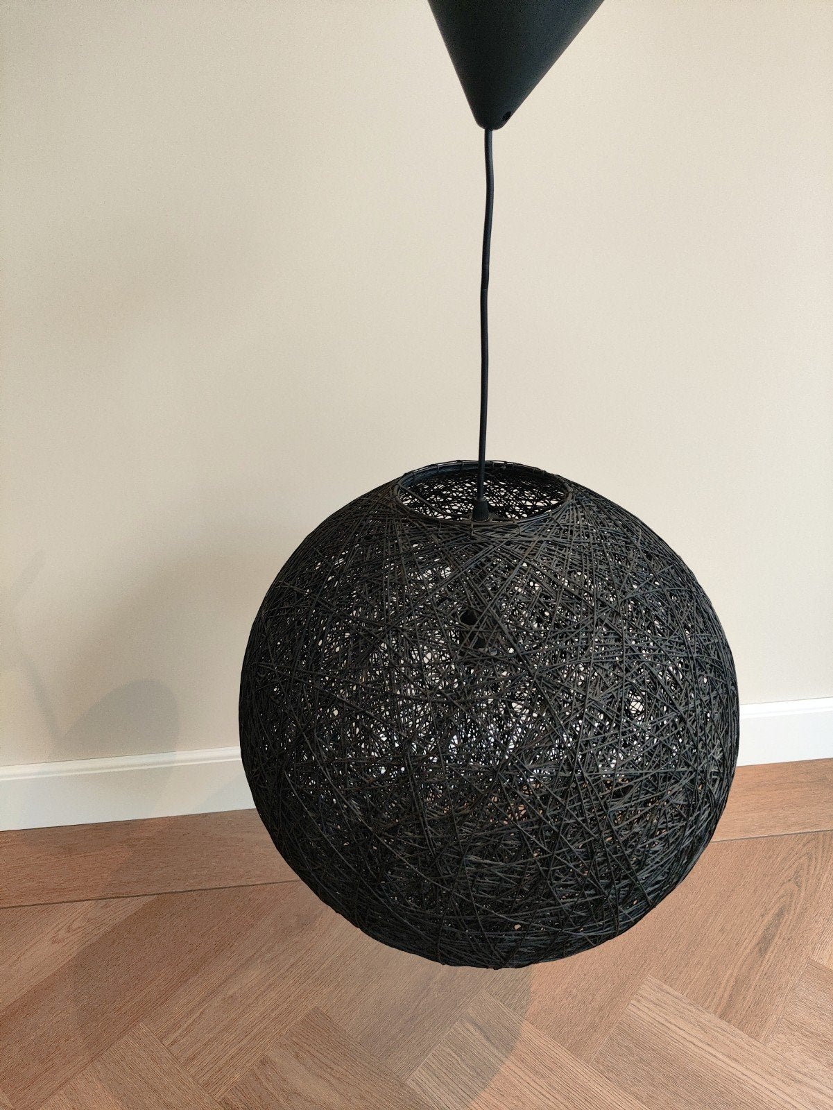 Hanglamp rond zwart E27 met lichtbron, Ophalen, Kunststof, E27 (groot), Zo goed als nieuw