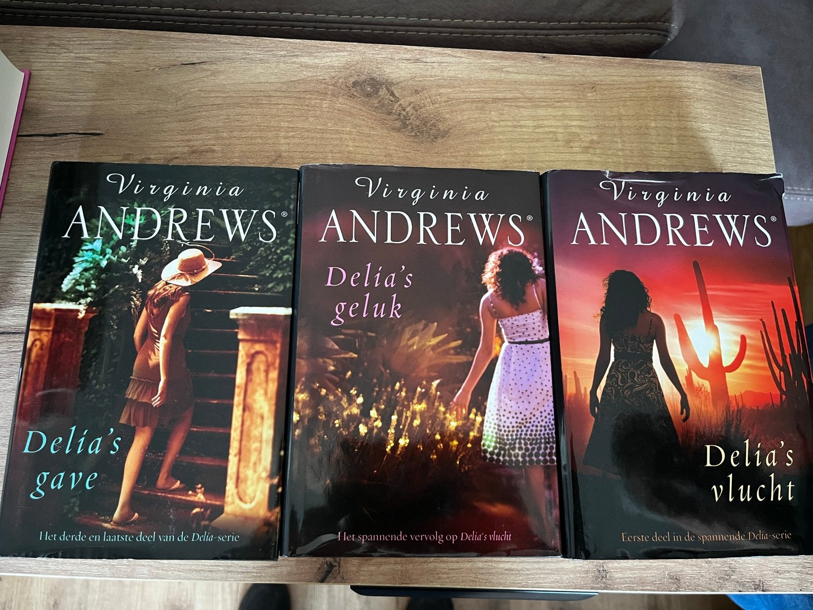 Virginia Andrews - Delia's trilogie (3 boeken), Ophalen of Verzenden, Zo goed als nieuw, Nederland