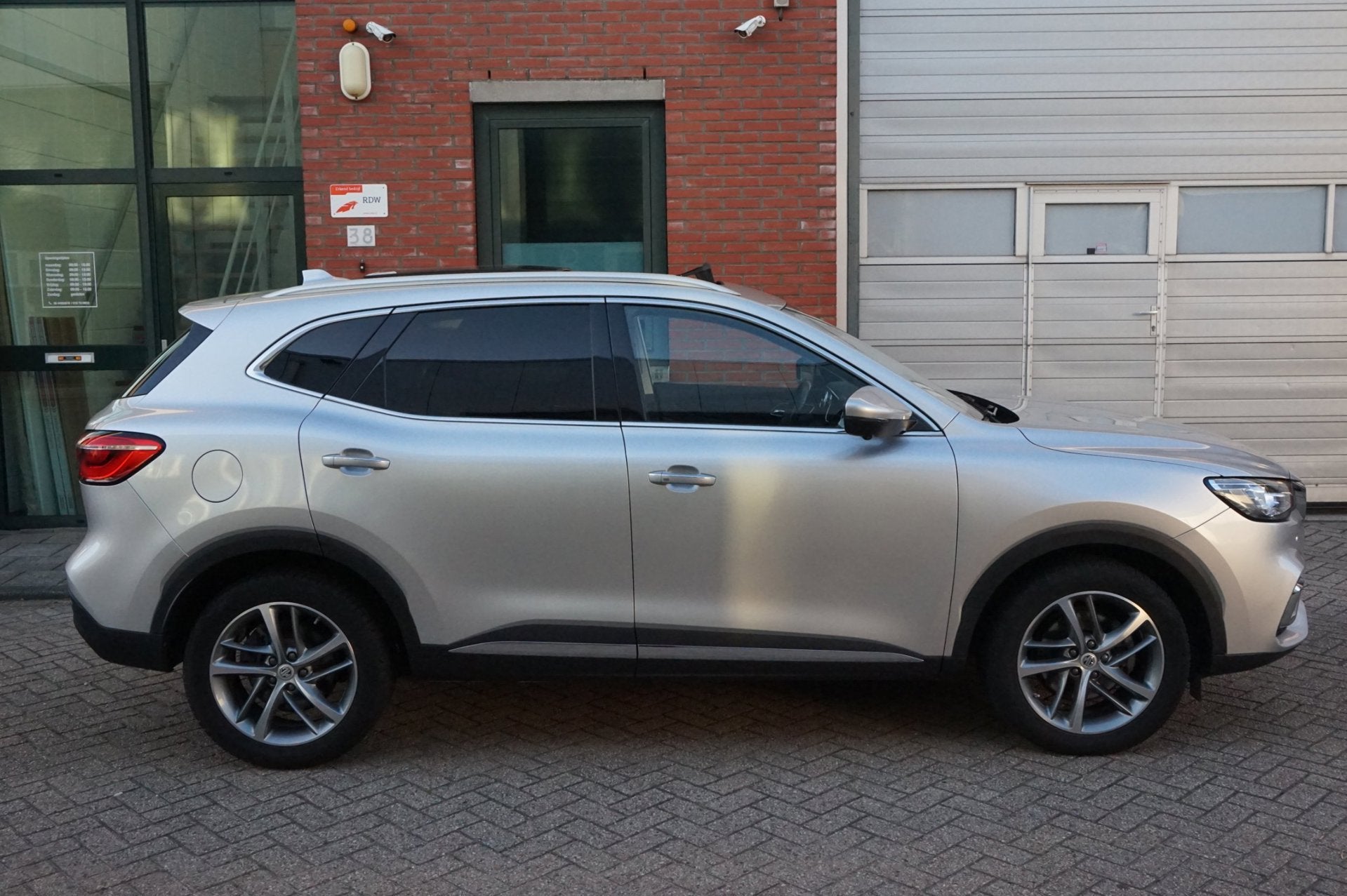 MG EHS 1.5 TGDI Luxury Pano Leer 360 CAMERA, Auto's, Dealer onderhouden, Gebruikt, 4 cilinders, 16 kWh