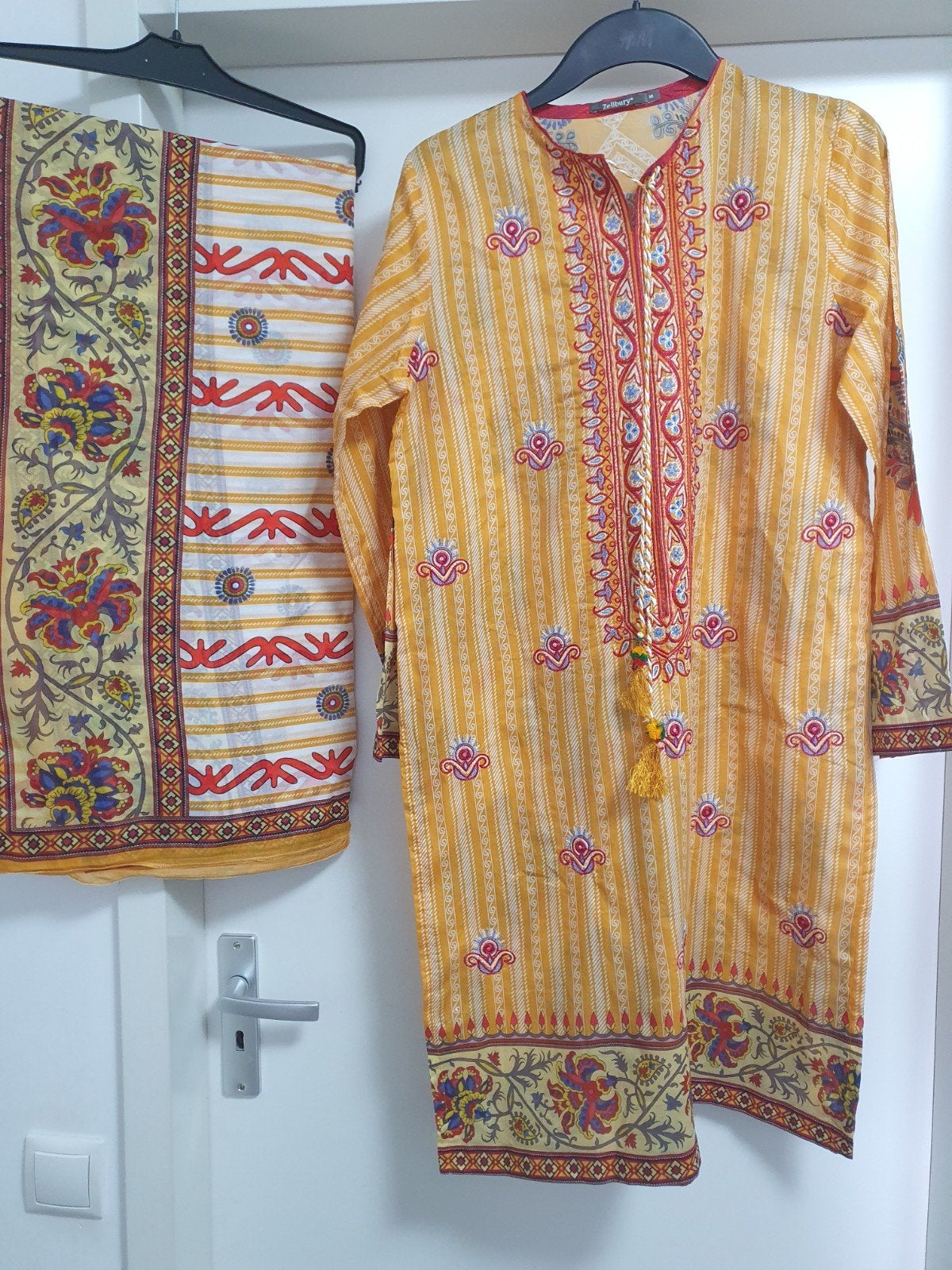 Indiase katoen kameez dupetta  jurk maat M - Geel met borduu, Maat 38/40 (M), Geel, Ophalen of Verzenden, Zo goed als nieuw