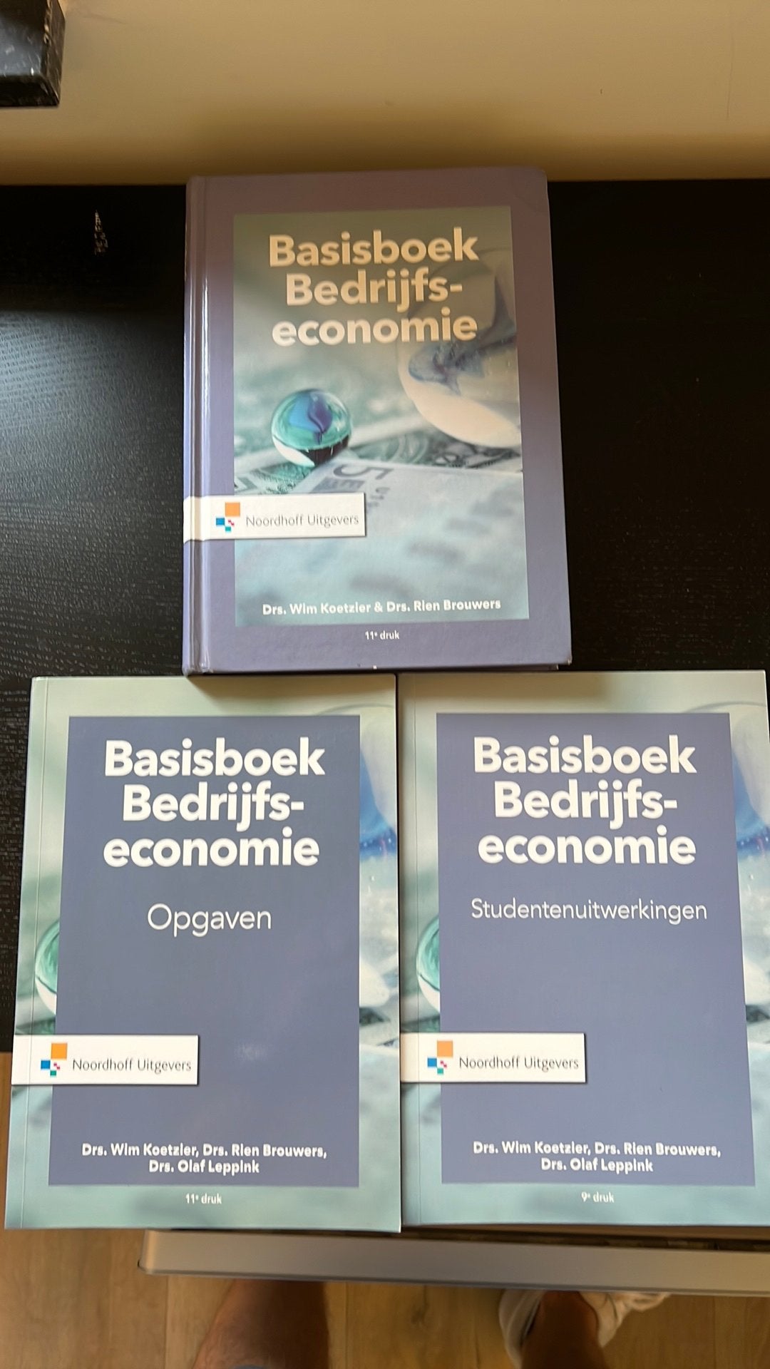 Basisboek Bedrijfseconomie, Ophalen, Zo goed als nieuw, Economie en Marketing