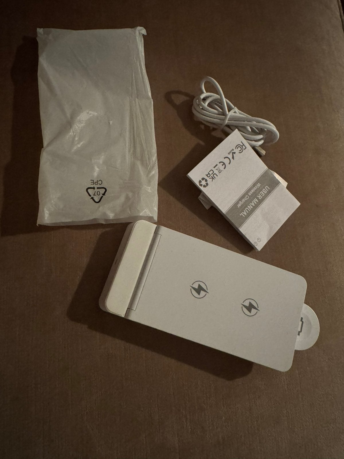 Nieuwe witte 3 in 1 oplader voor Iphone, Iwatch en Ipods, Ophalen of Verzenden, Nieuw, Overige merken