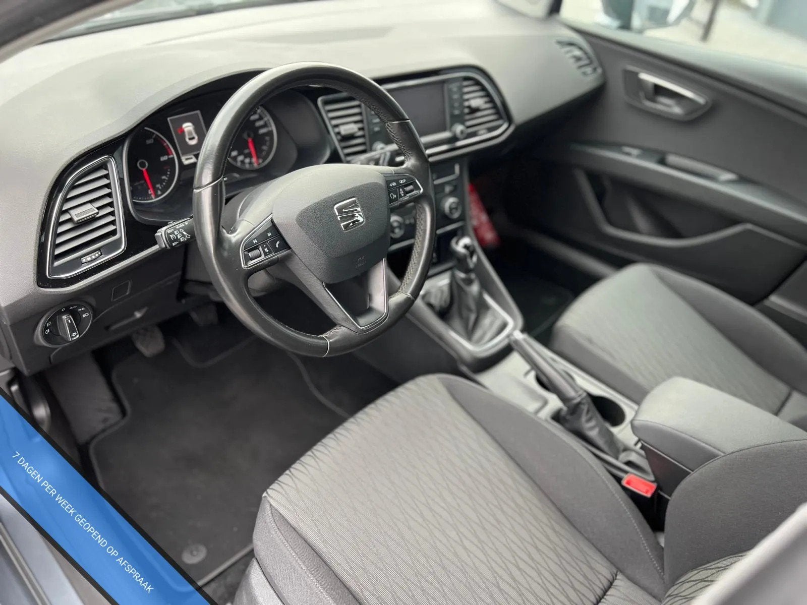 SEAT Leon 1.6 TDI| LED | NAVI | CLIMA | PDC | BLUETOOTH |, Voorwielaandrijving, 1160 kg, Stof, Gebruikt