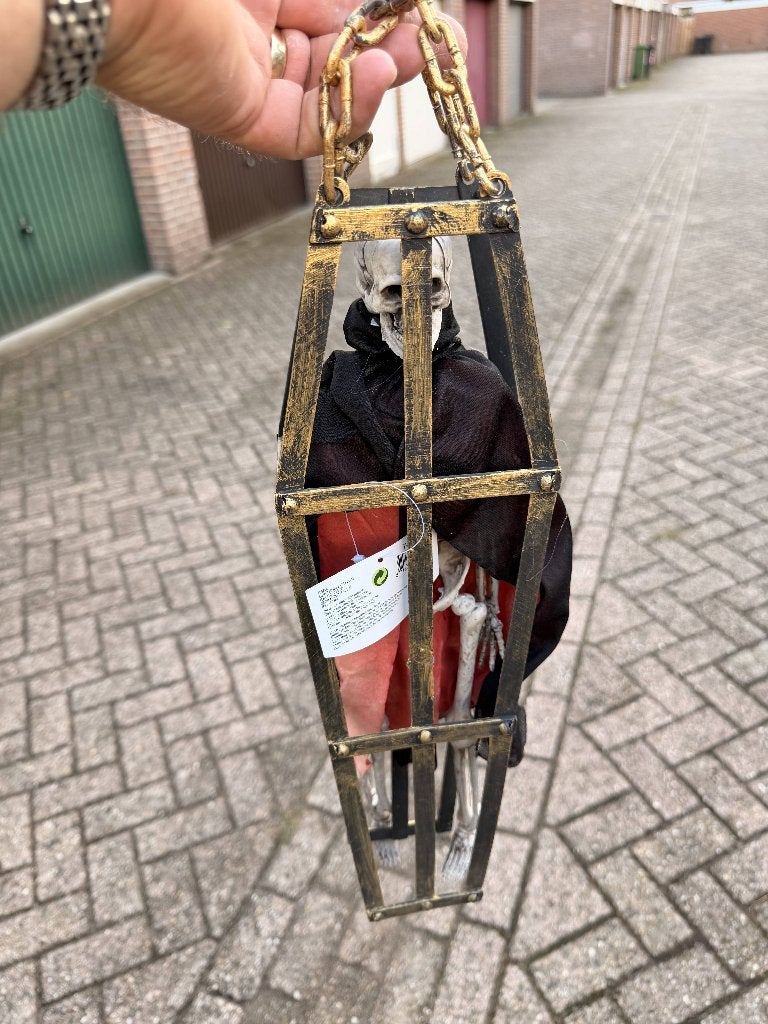 TE KOOP skelet in kooi ophangbaar, Ophalen of Verzenden, Nieuw, Versiering, Halloween of Griezel