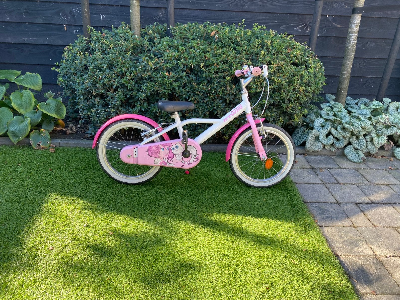 Btwin Docto girl 500 kinderfiets 16 inch roze/wit, Ophalen, Zijwieltjes, Velgrem, 16 tot 20 inch