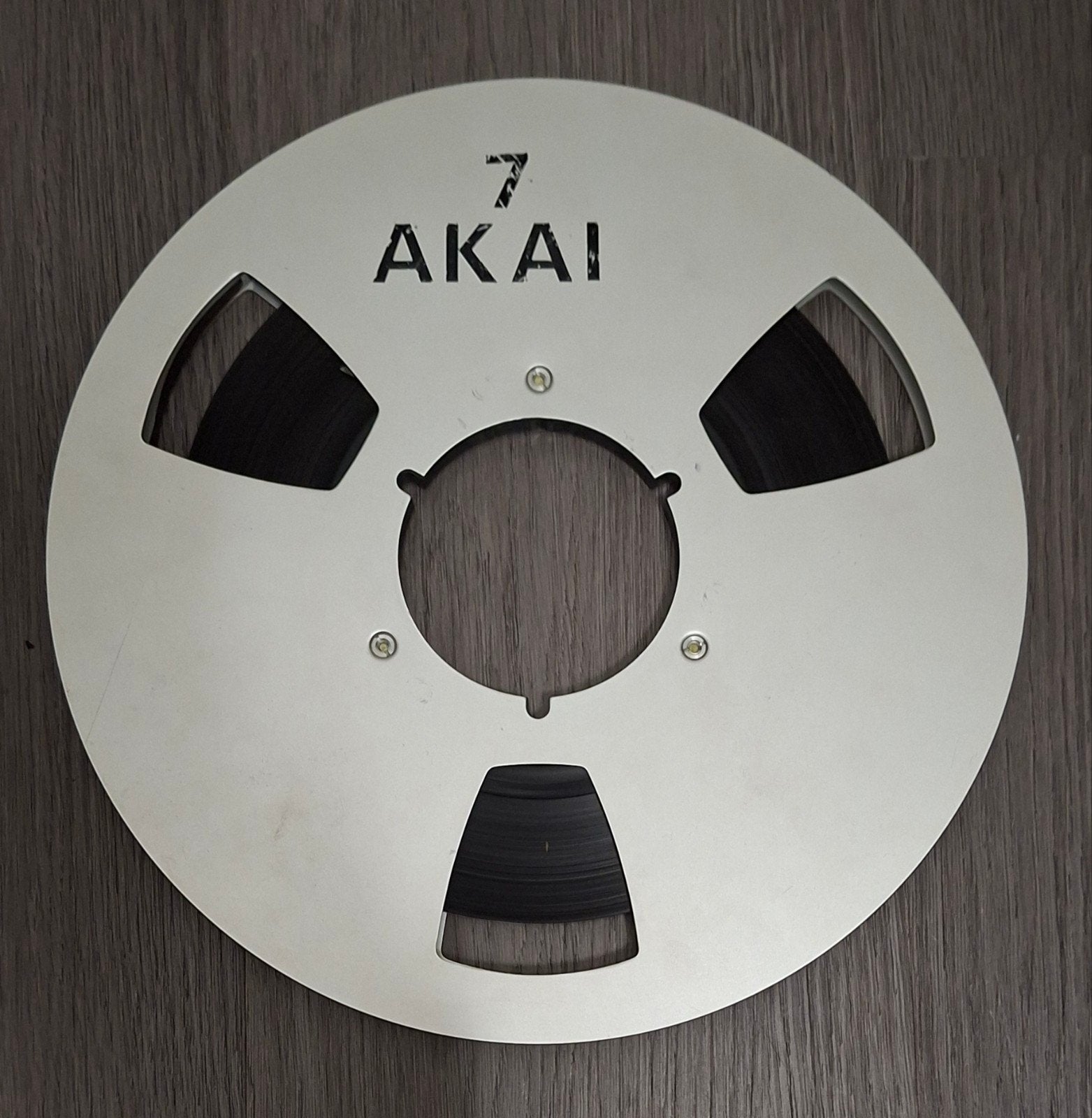 Akai aluminium bandrecorder spoel met tape, 10 inch, Audio, Tv en Foto, Ophalen of Verzenden, Onderdeel, Met banden