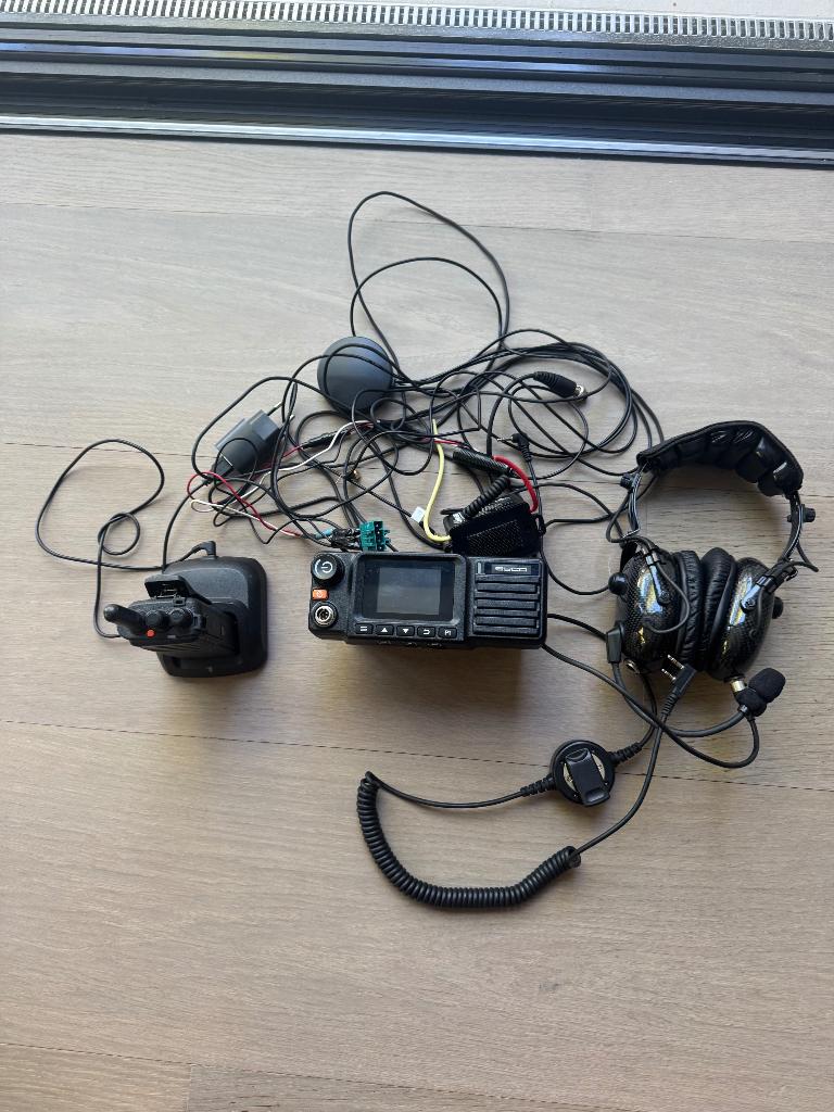 T.k. Syco 4G POC-radio vast en porto met headset, Met broekklem, 15 km of meer, Ophalen of Verzenden, Zo goed als nieuw