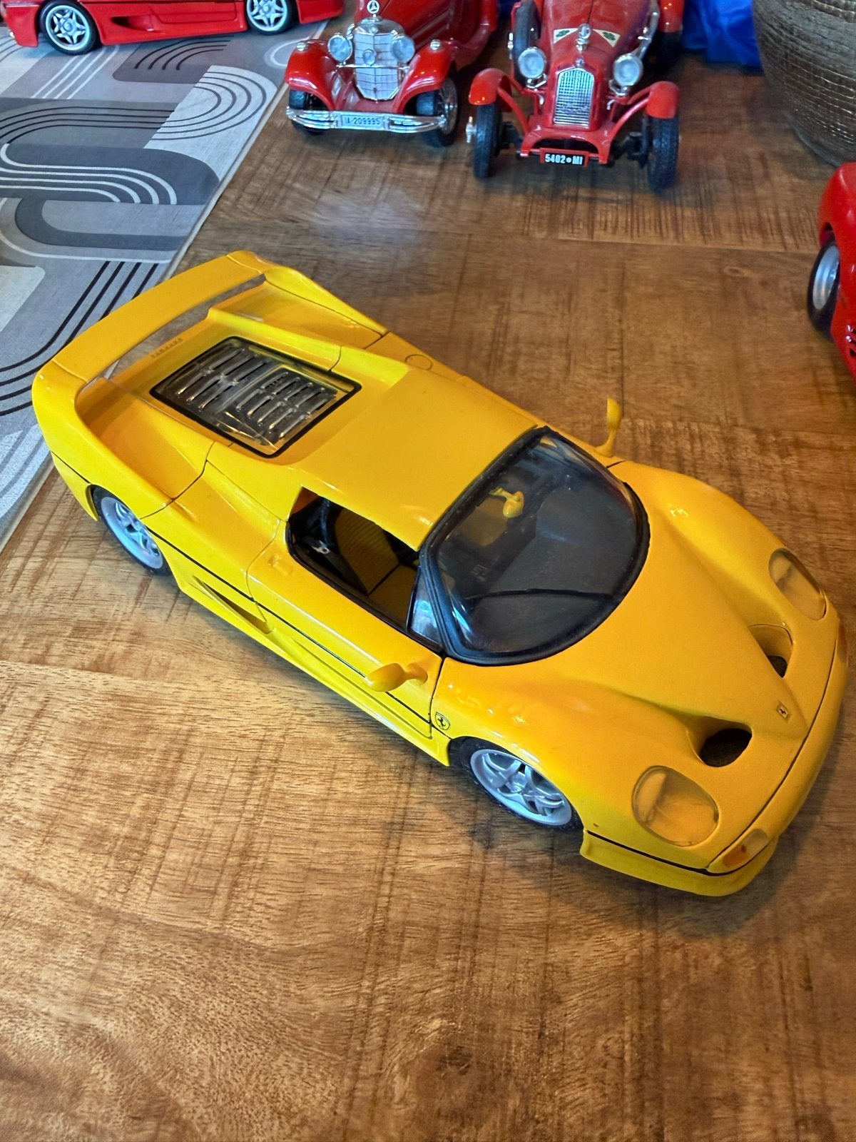 Gele Ferrari F50 modelauto - gedetailleerd schaalmodel, Ophalen of Verzenden, Zo goed als nieuw, Auto, Overige merken