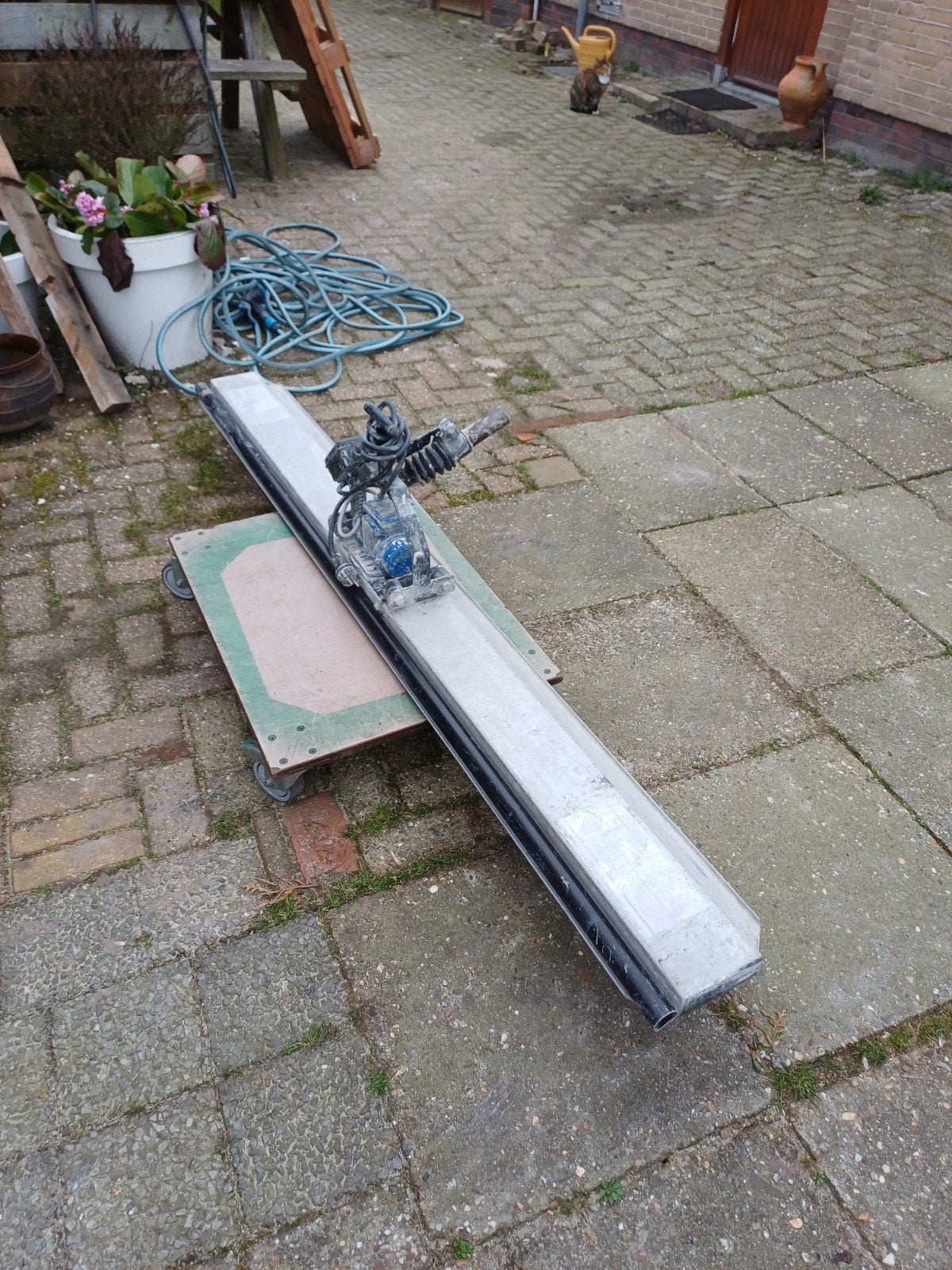 Trilbalk en trilnaald beton, Ophalen