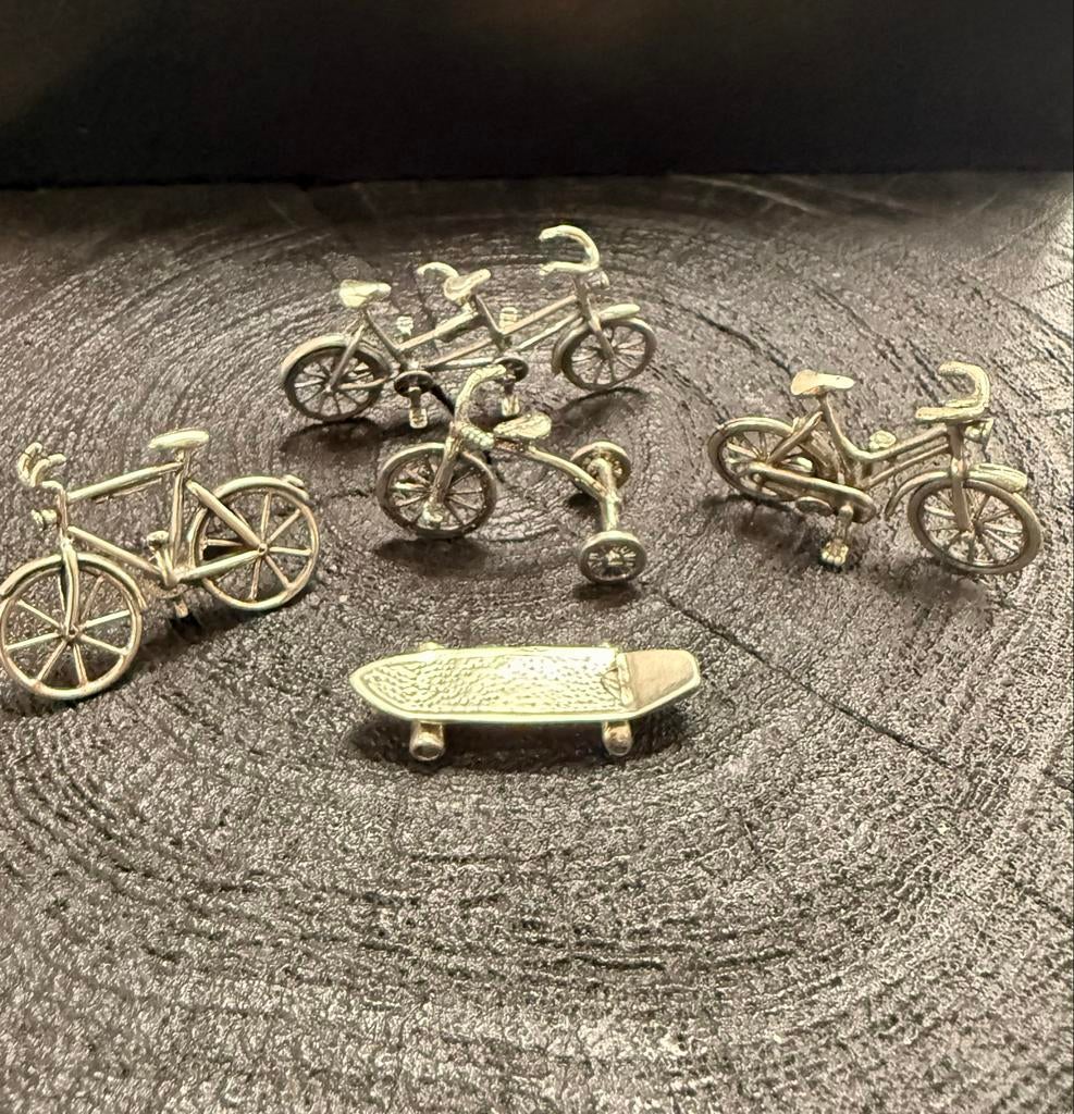 Unieke set van 5 gedetailleerde zilveren miniaturen, 39g, Verzenden, Zilver