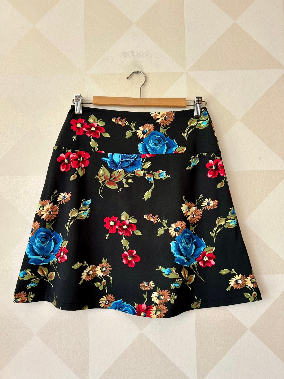 King Louie Border Skirt zwart bloem S/36 zgan, Zwart, Ophalen of Verzenden, Zo goed als nieuw, Knielengte