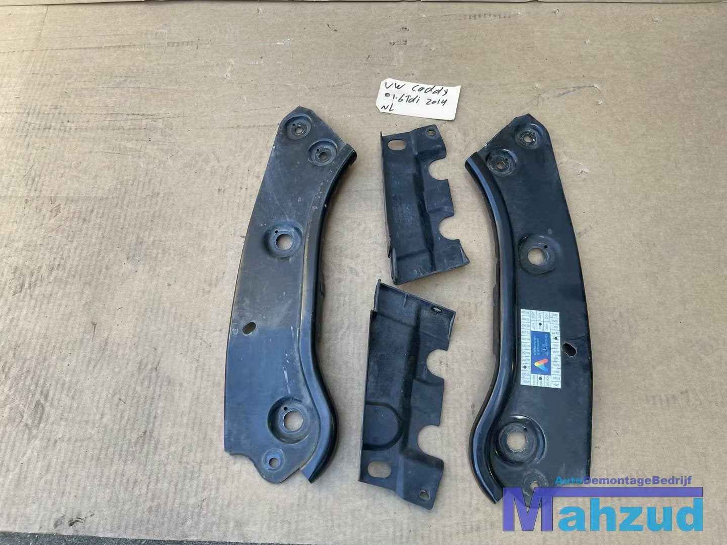 VW CADDY 3 2010-2015 links rechts koplamprand koplamphouder, Gebruikt, Volkswagen, Volkswagen AG, Berliner Ring 2
38440  Wolfsburg, DE