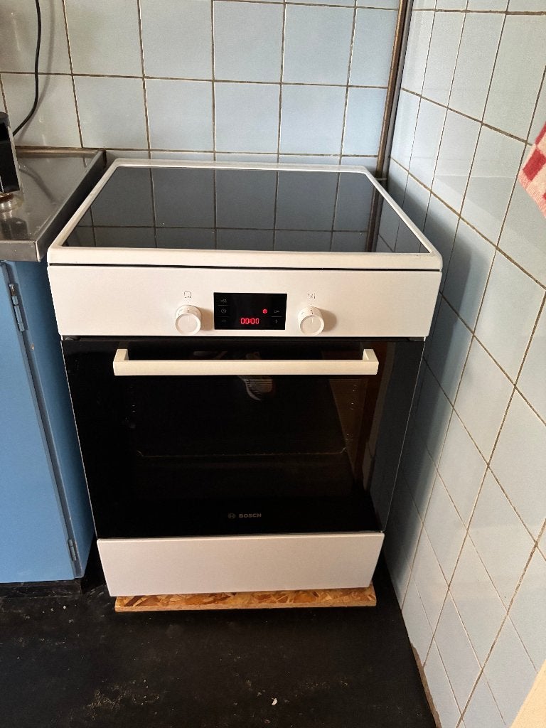 Bosch series 4 inductie fornuis, Ophalen, 4 kookzones, Zo goed als nieuw, Gas