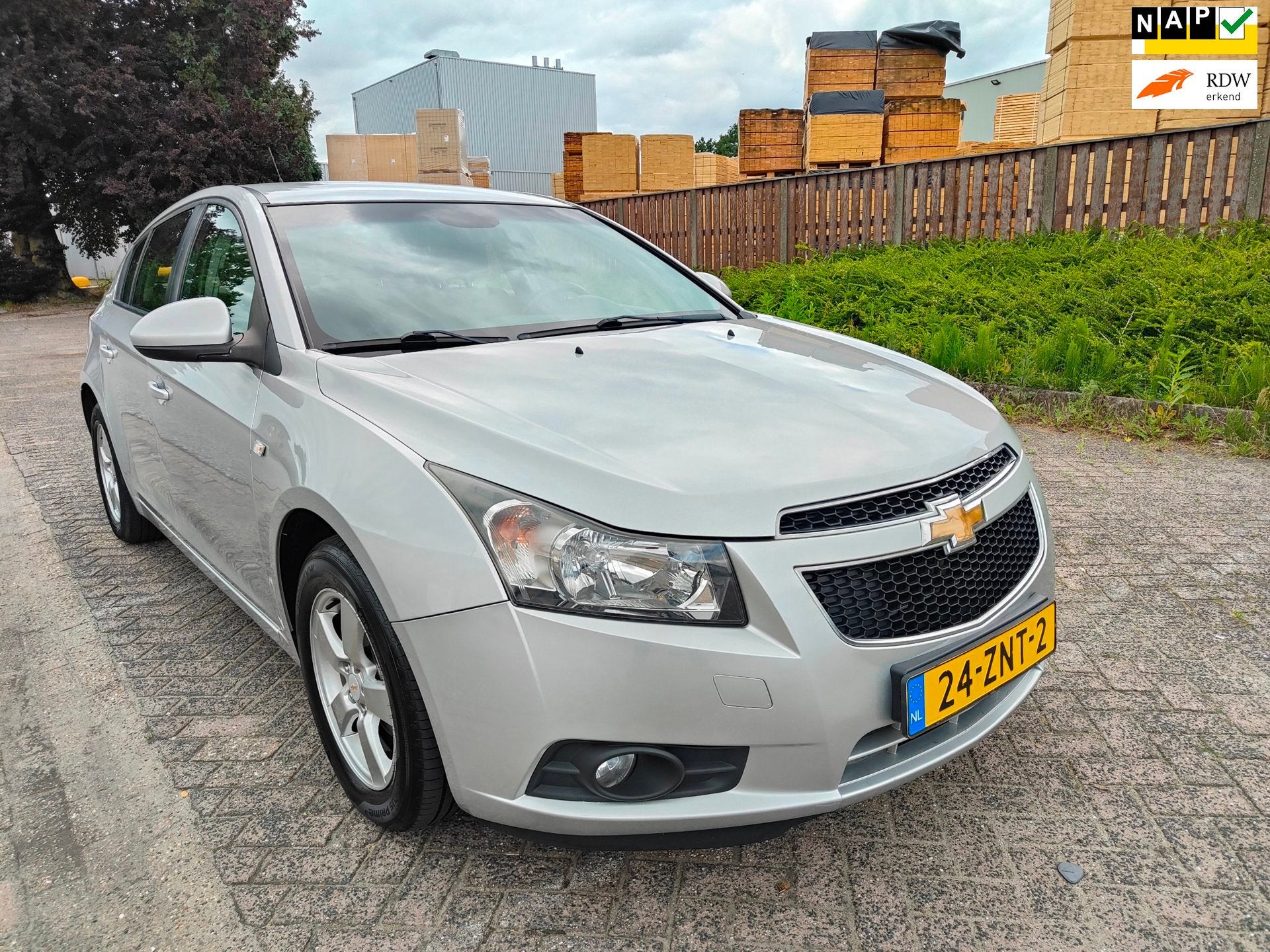 Chevrolet Cruze 1.6 LT ( Zeer mooie auto ), Auto's, Voorwielaandrijving, Euro 5, 4 cilinders, Origineel Nederlands