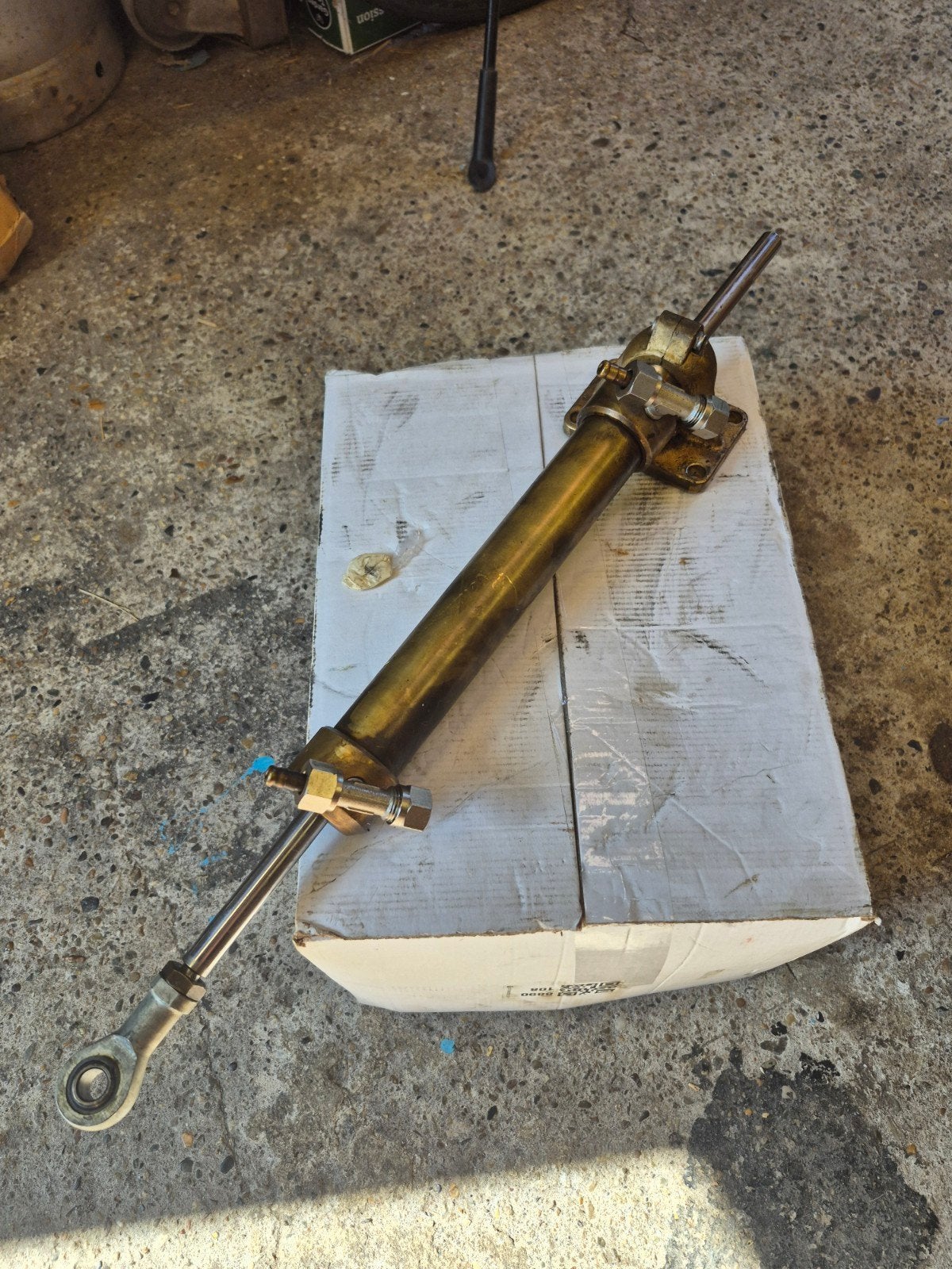 Nette stuurcilinder Vetus, Ophalen of Verzenden, Gebruikt, Motor en Techniek, Zeilboot of Motorboot