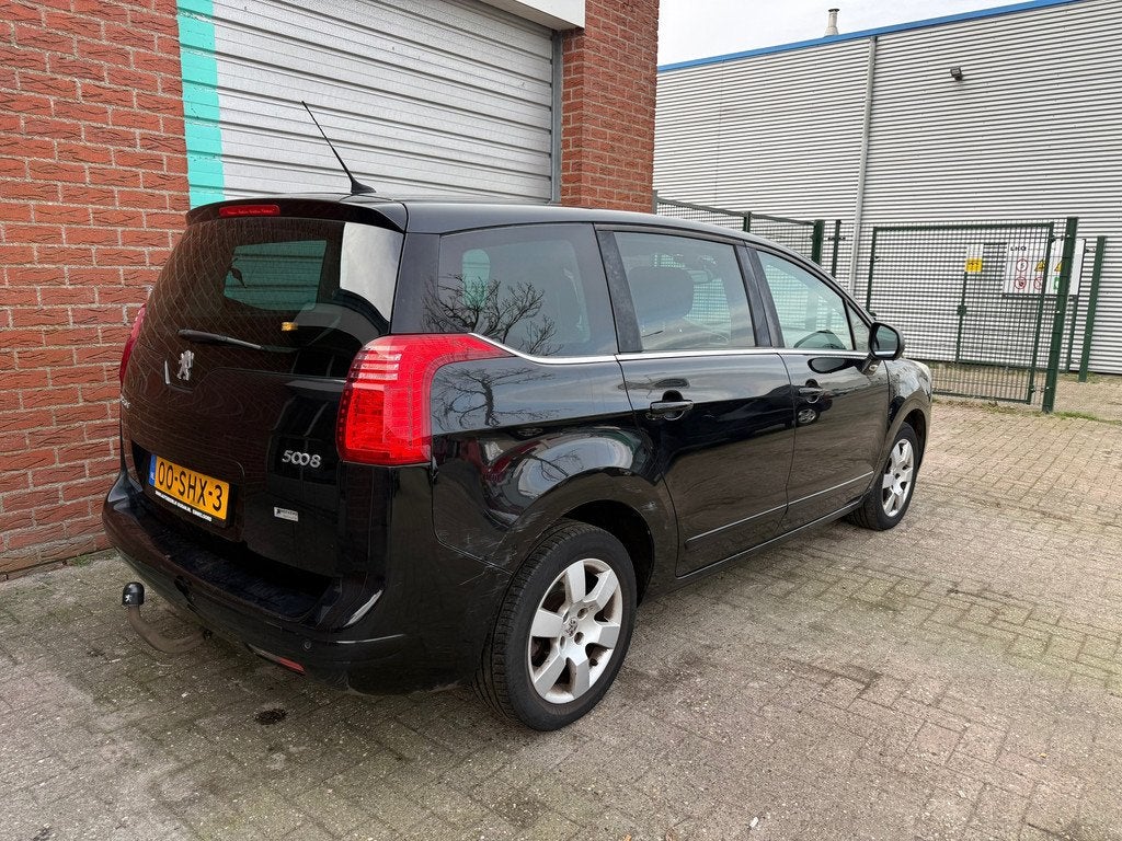 Peugeot 5008 1.6 THP Family 7p. NAV.+ Clima Bj:2011 NAP!, Auto's, Voorwielaandrijving, Euro 5, Gebruikt, Zwart