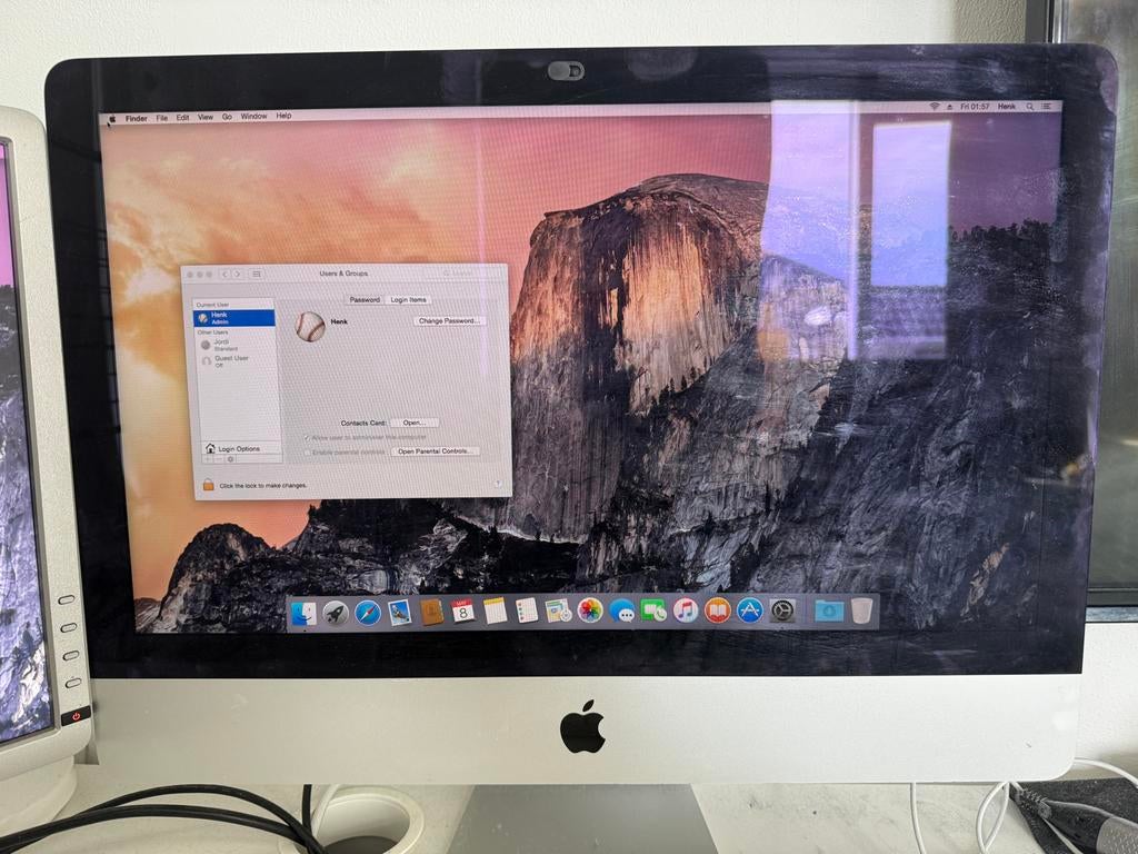 Apple iMac met toetsenbord en bluetooth muis, Minder dan 4 GB, IMac, Ophalen of Verzenden, Zo goed als nieuw