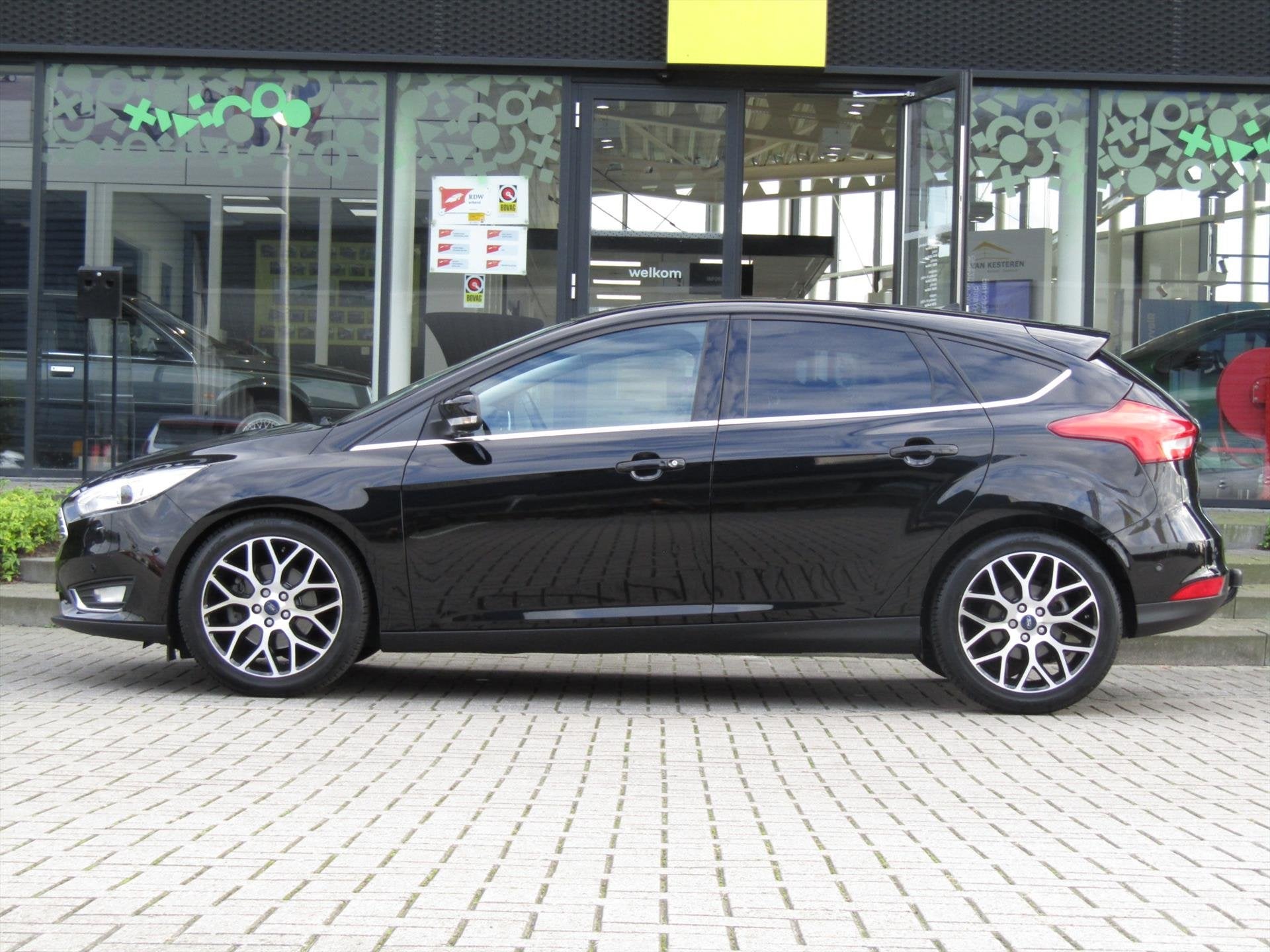 FORD Focus 1.5 EcoBoost 150pk 5-deurs automaat Titanium Edit, Auto's, Stof, 4 cilinders, Zwart, Origineel Nederlands