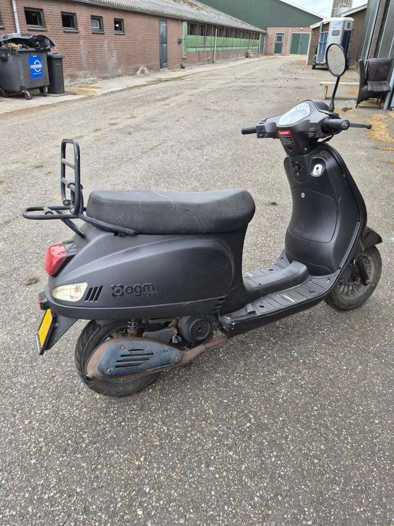 AGM Scooter - Mat Zwart, Goede Staat, Ophalen of Verzenden, Gebruikt, Benzine, Overige merken