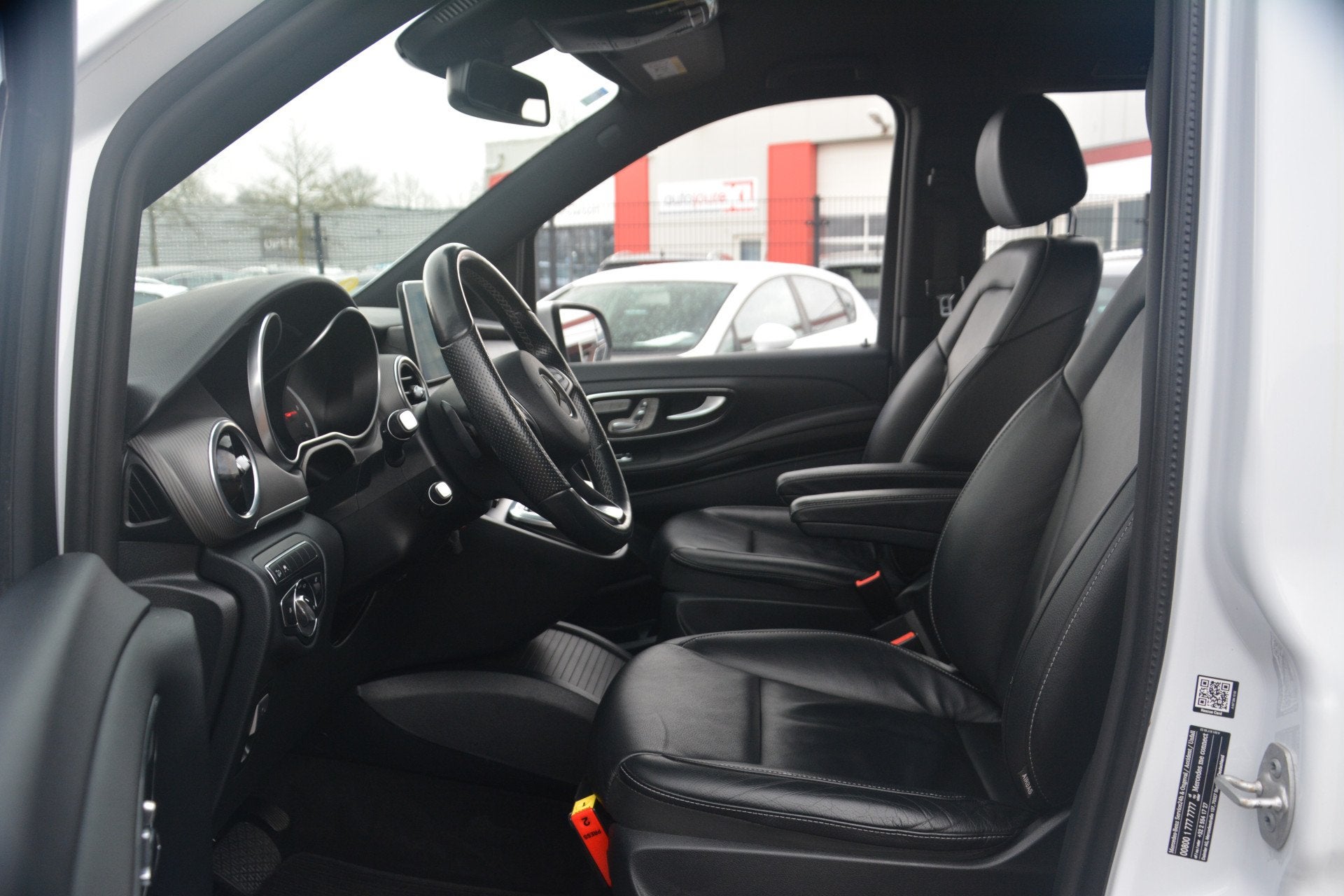 Mercedes-Benz V-Klasse 250d 4-MATIC Lang DC Avantgarde | Nav, Auto's, Automaat, 15 km/l, Gebruikt, Wit