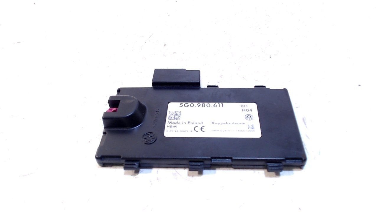 Antenne versterker Volkswagen Passat, Ophalen of Verzenden, Van der Ven Autorecycling B.V., Onderdelen@venauto.nl, Ettenseweg 76, 4706 PB Roosendaal, The Netherlands