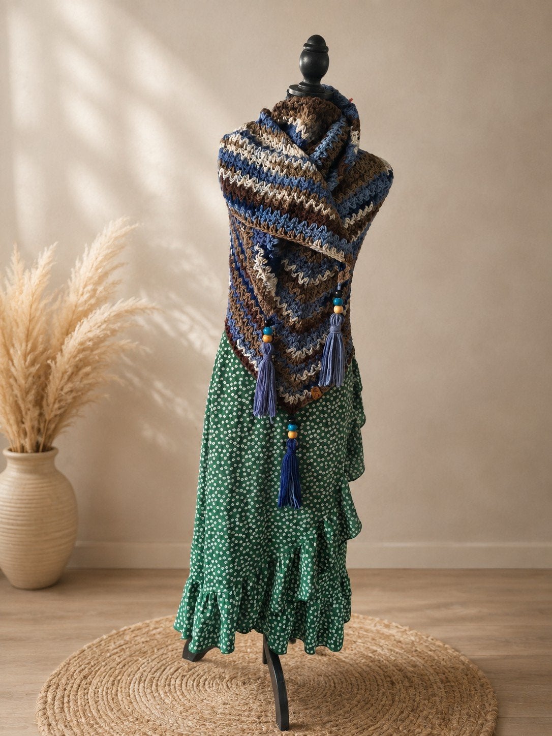 Handgehaakte omslagdoek van acryl garen, Kleding | Dames, Mutsen, Sjaals en Handschoenen, Maat 42/44 (L), Nieuw, Ophalen of Verzenden