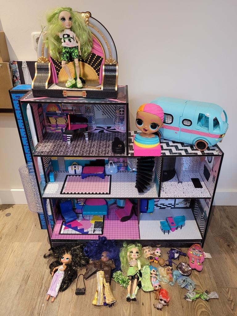 LOL Poppenhuis met accessoires, Kinderen en Baby's, Speelgoed | Poppenhuizen, Ophalen, Gebruikt, Poppenhuis