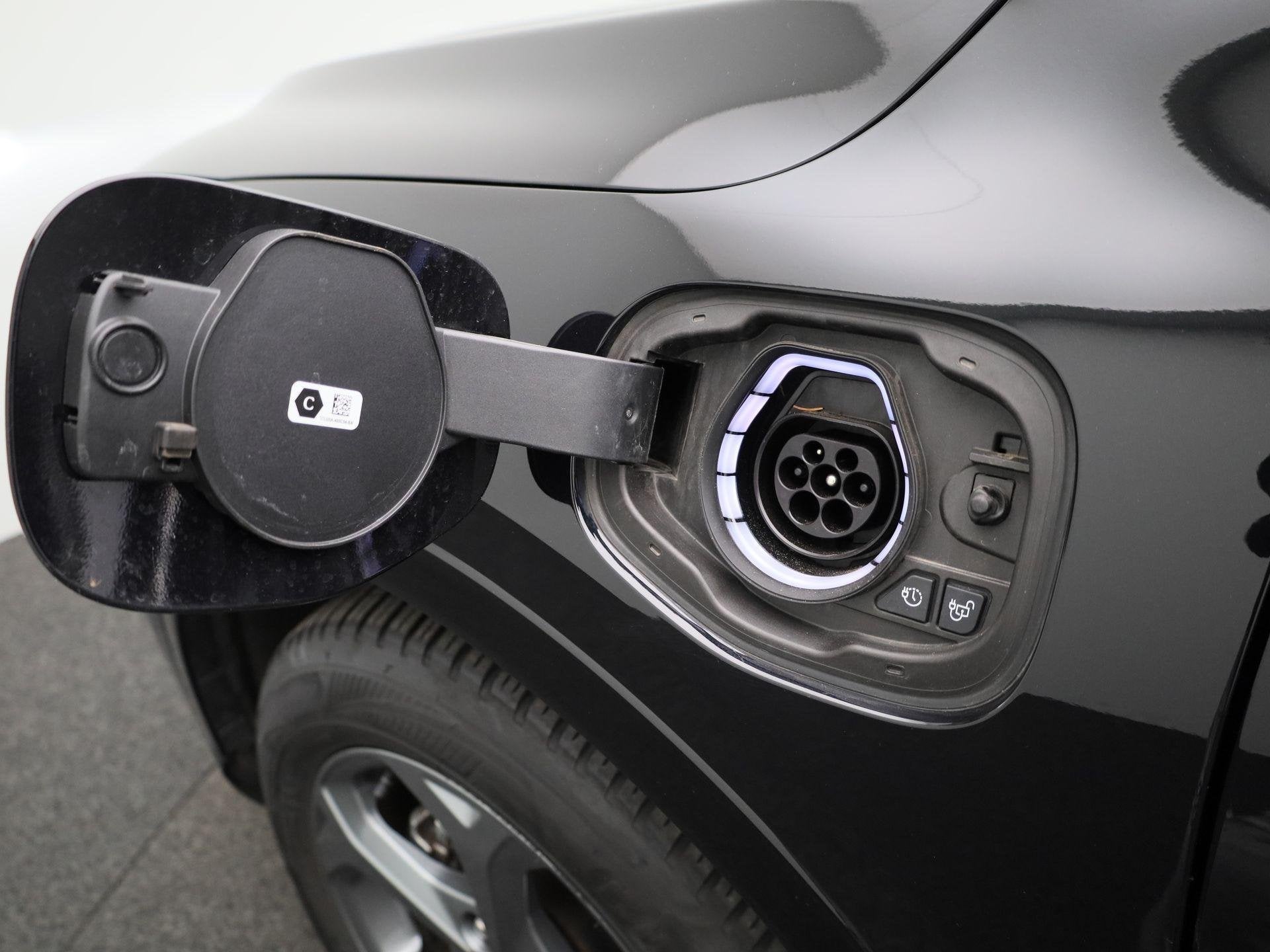 Foto 15 van Ford Kuga 2.5 PHEV ST-Line | Automaat | Verwarmde Voorstoele