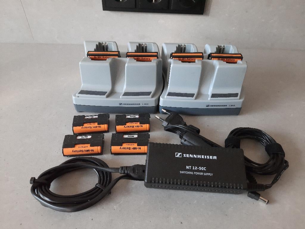 Sennheiser L 2015 lader (2x) met 8x BA 2015 battery pack, Muziek en Instrumenten, Microfoons, Ophalen of Verzenden, Gebruikt, Overige typen