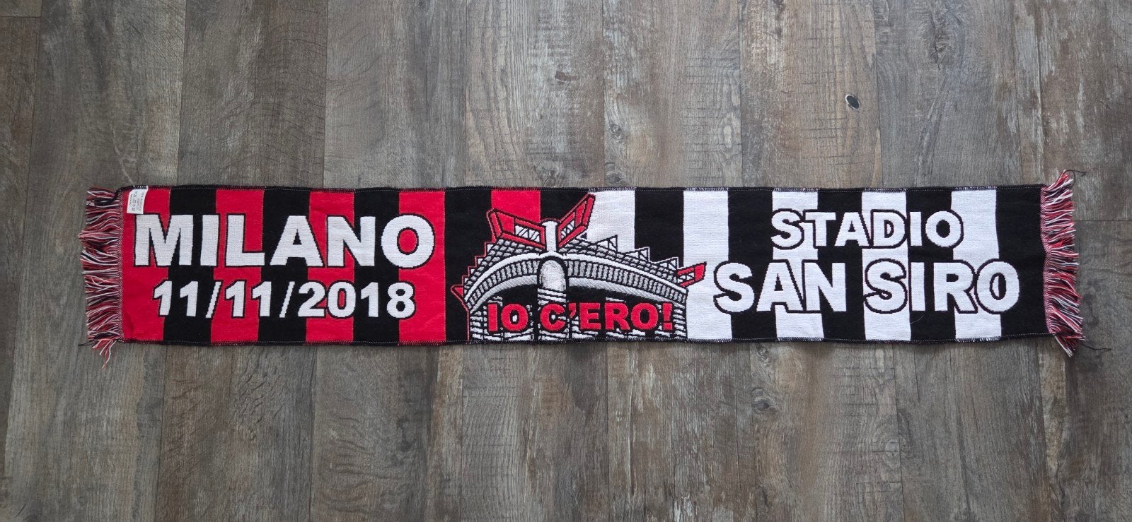 Sjaal AC Milan, Verzamelen, Ophalen of Verzenden, Zo goed als nieuw, Buitenlandse clubs, Vaantje of Sjaal