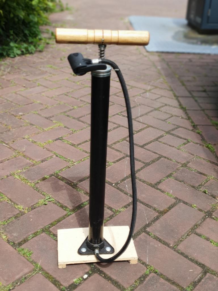 Fietspomp - Prima staat, degelijke kwaliteit, Ophalen of Verzenden, Zo goed als nieuw