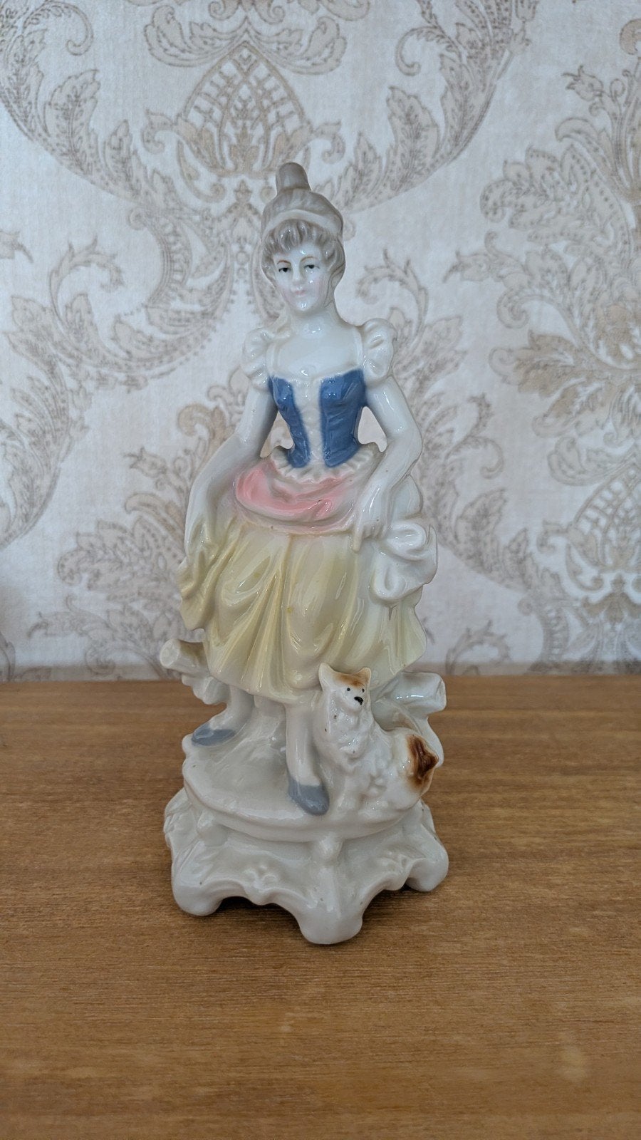 Antiek Porseleinen Beeldje Wagner & Apel - Dame met Hondje, Antiek en Kunst, Ophalen of Verzenden