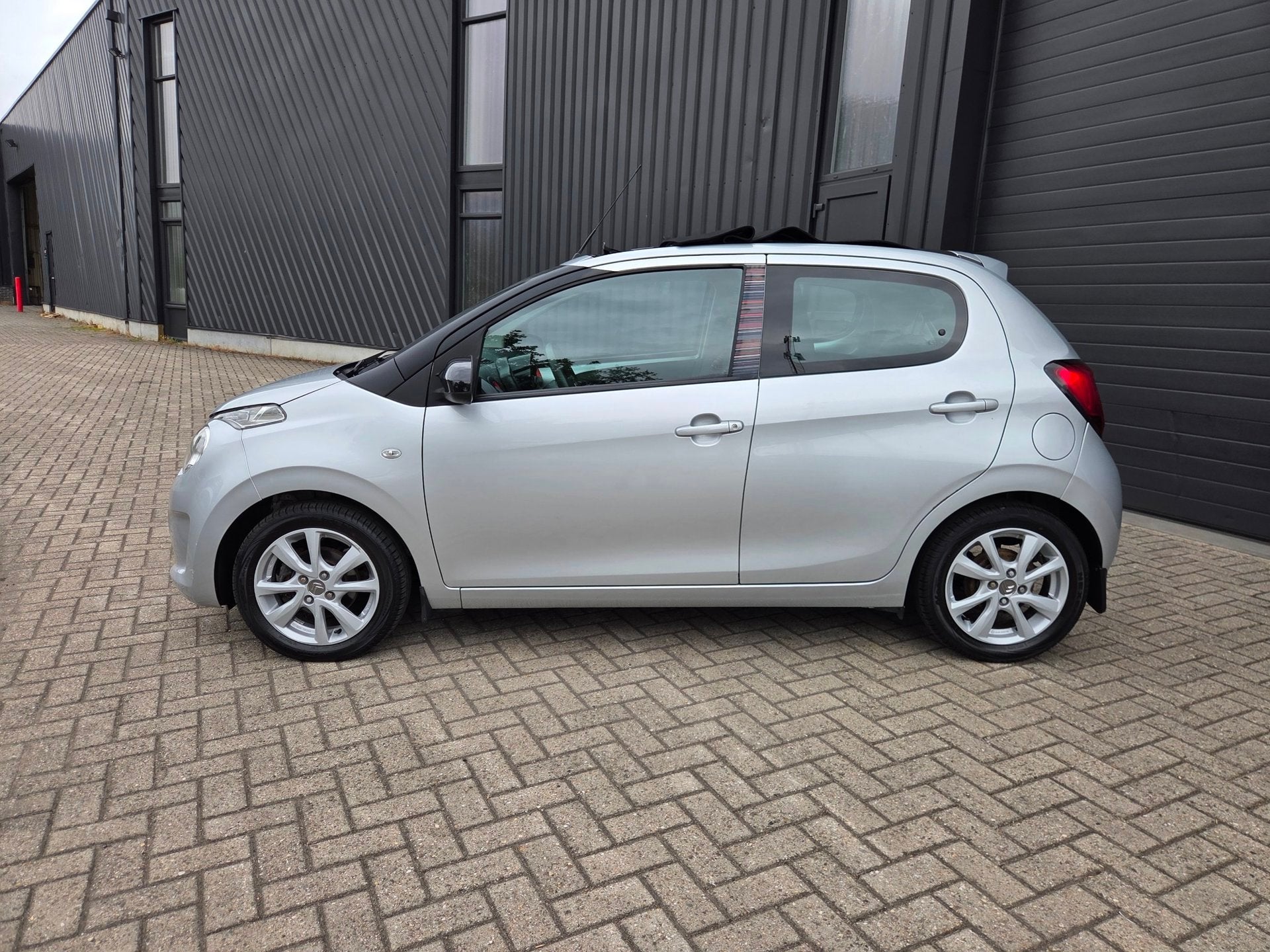 Citroen C1 1.2 PureTech Shine Mooie Auto, Voorwielaandrijving, Gebruikt, Euro 6, 1199 cc