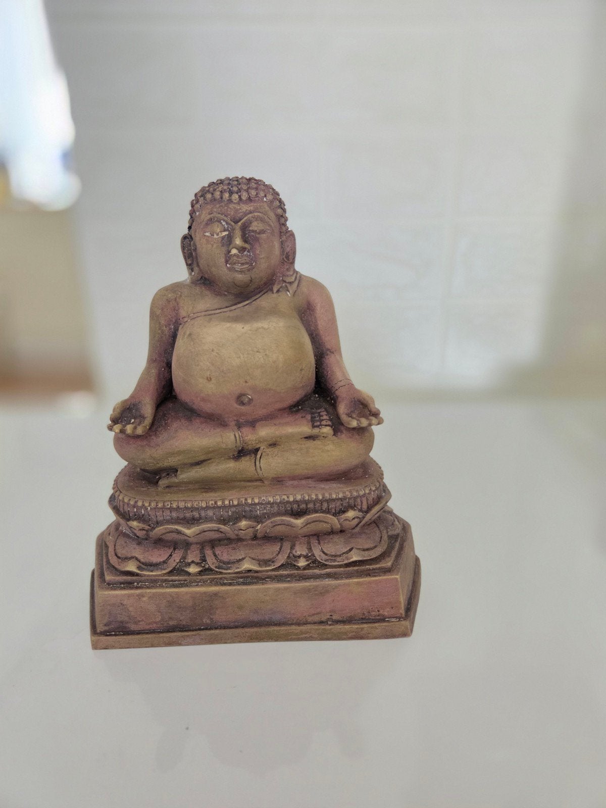 Boeddha beeldje - Steen of Keramiek - Religieus, Antiek en Kunst, Ophalen of Verzenden, Handgemaakt, 20 - 50 cm, Steen of Keramiek