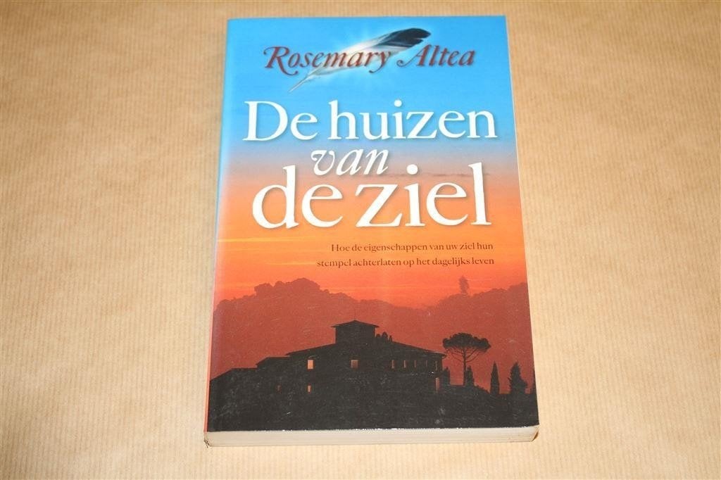 De huizen van de ziel. Rosemary Altea.esit, Ophalen of Verzenden, Gelezen, Overige onderwerpen, Achtergrond en Informatie