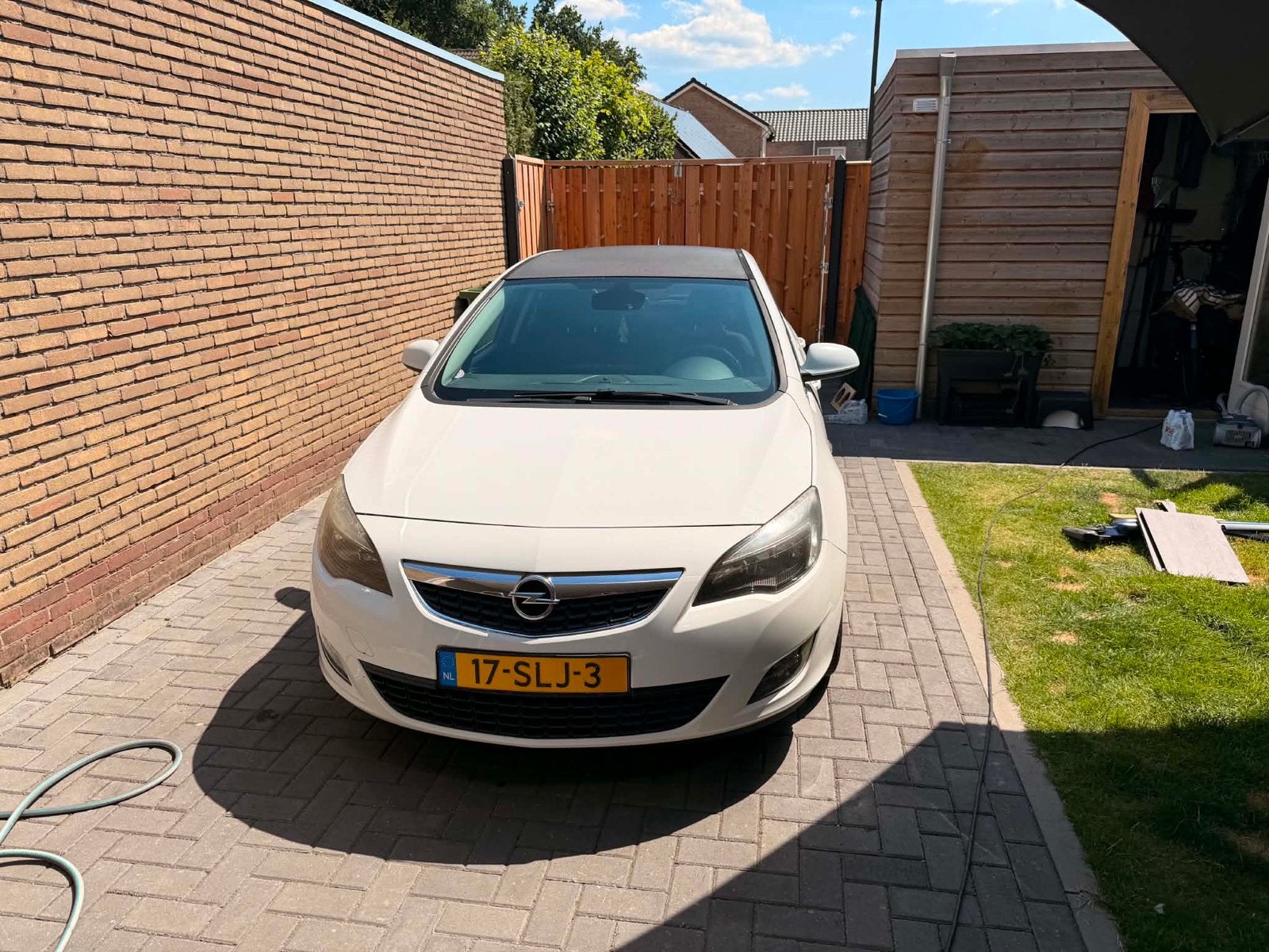 Opel Astra 1.4 Turbo Ecotec 103KW 5-D 2011 Wit, Auto's, Voorwielaandrijving, 680 kg, 4 cilinders, Wit