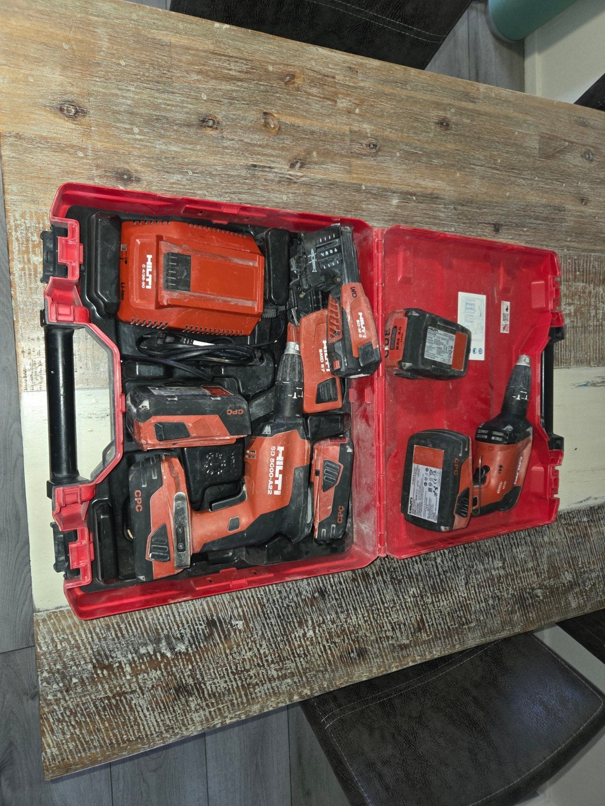 Hilti gips schroefmachines Set met Accu's en Lader, Doe-het-zelf en Verbouw, Ophalen of Verzenden, Gebruikt, 600 watt of meer