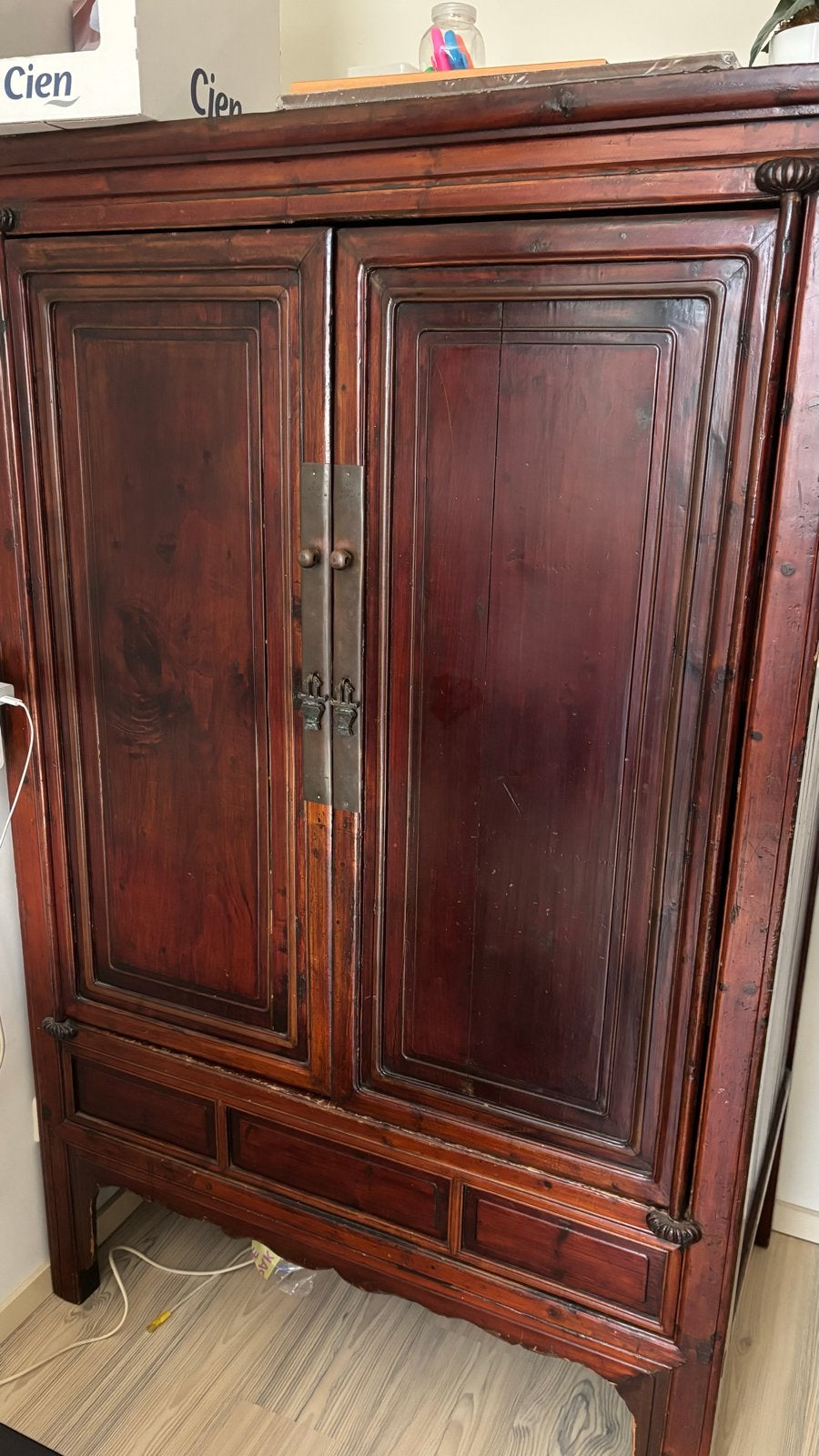Antieke Chinese Kast - Massief Hout met Authentieke Details, Ophalen